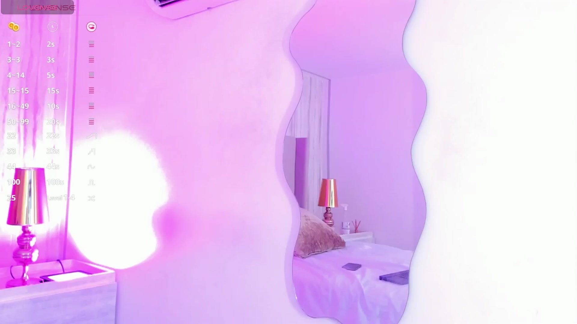 Gallery image thumbnail from valeriah_'s myfreecams stream on, 03/31/2025, 20:01 image 17 of 20