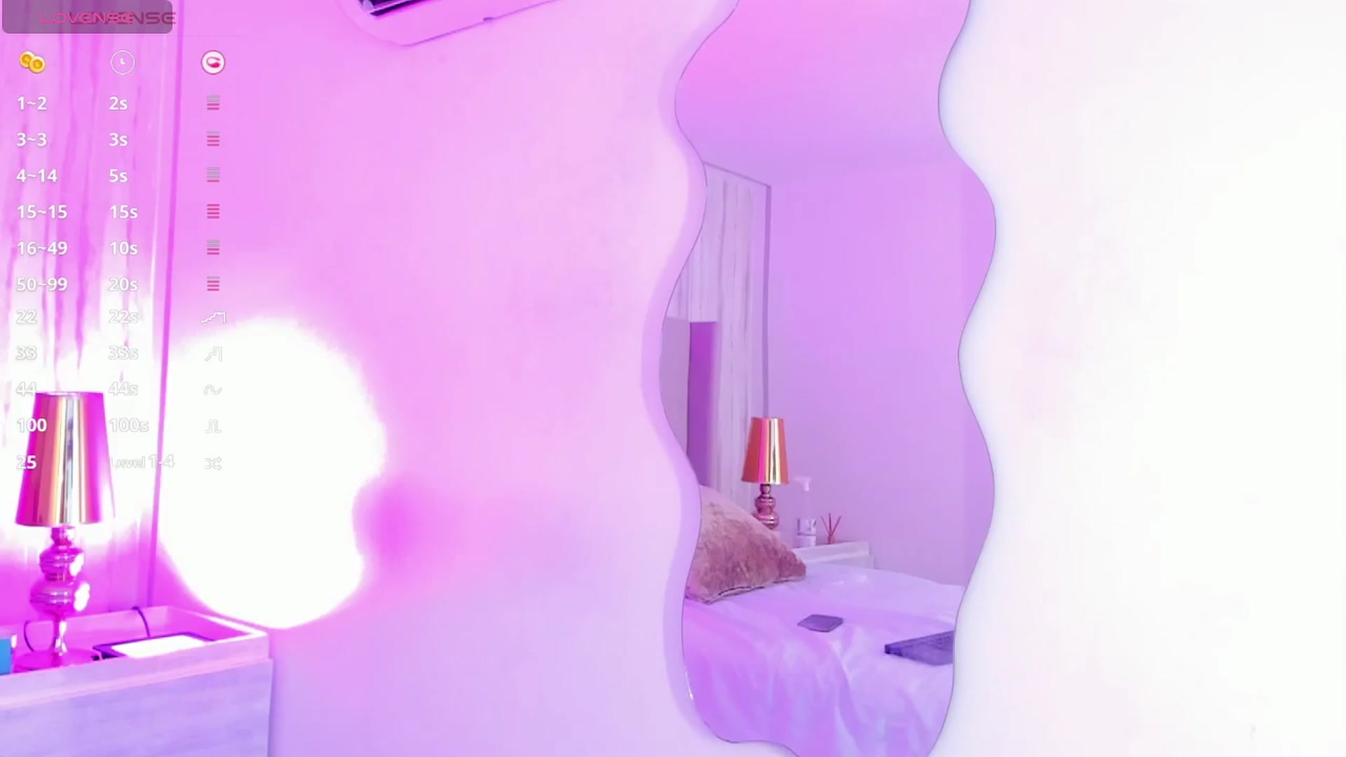 Gallery image thumbnail from valeriah_'s myfreecams stream on, 03/31/2025, 20:01 image 16 of 20