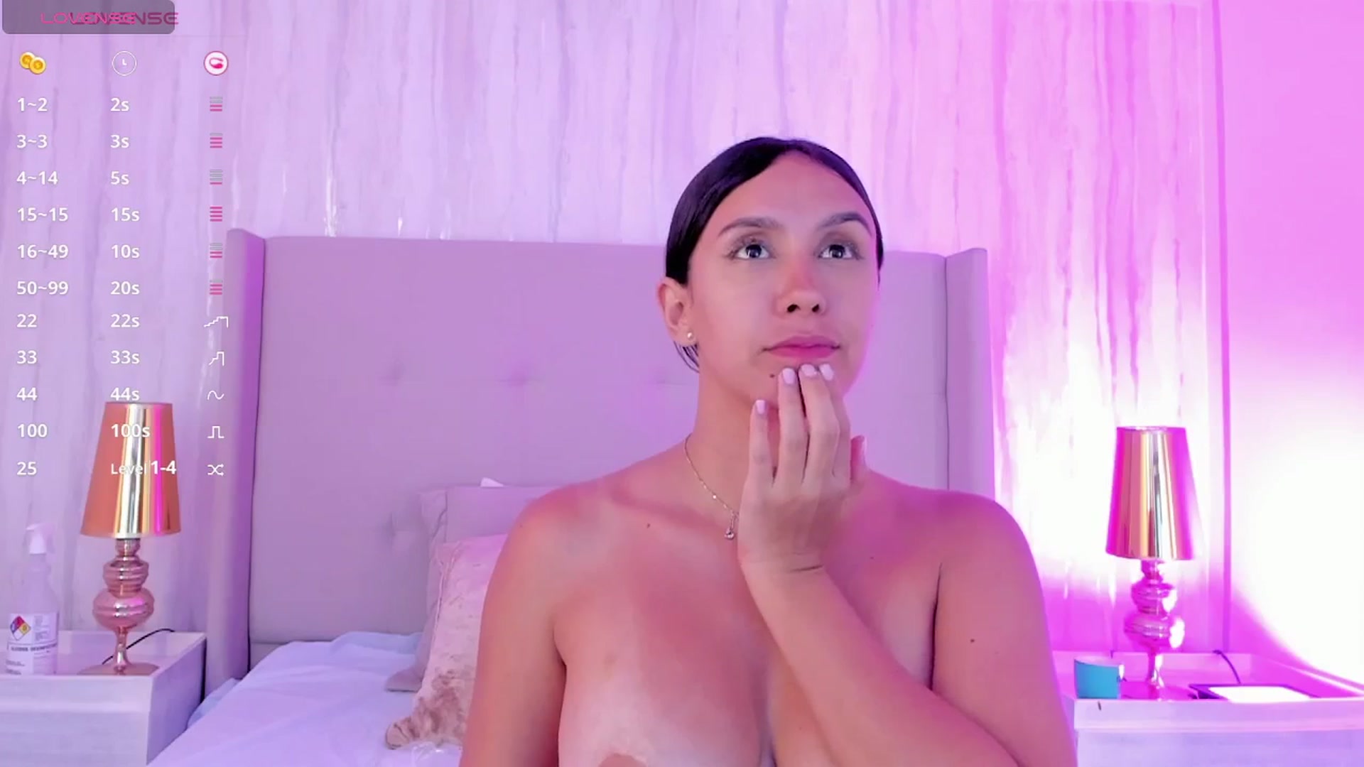 Gallery image thumbnail from valeriah_'s myfreecams stream on, 03/31/2025, 20:01 image 19 of 20