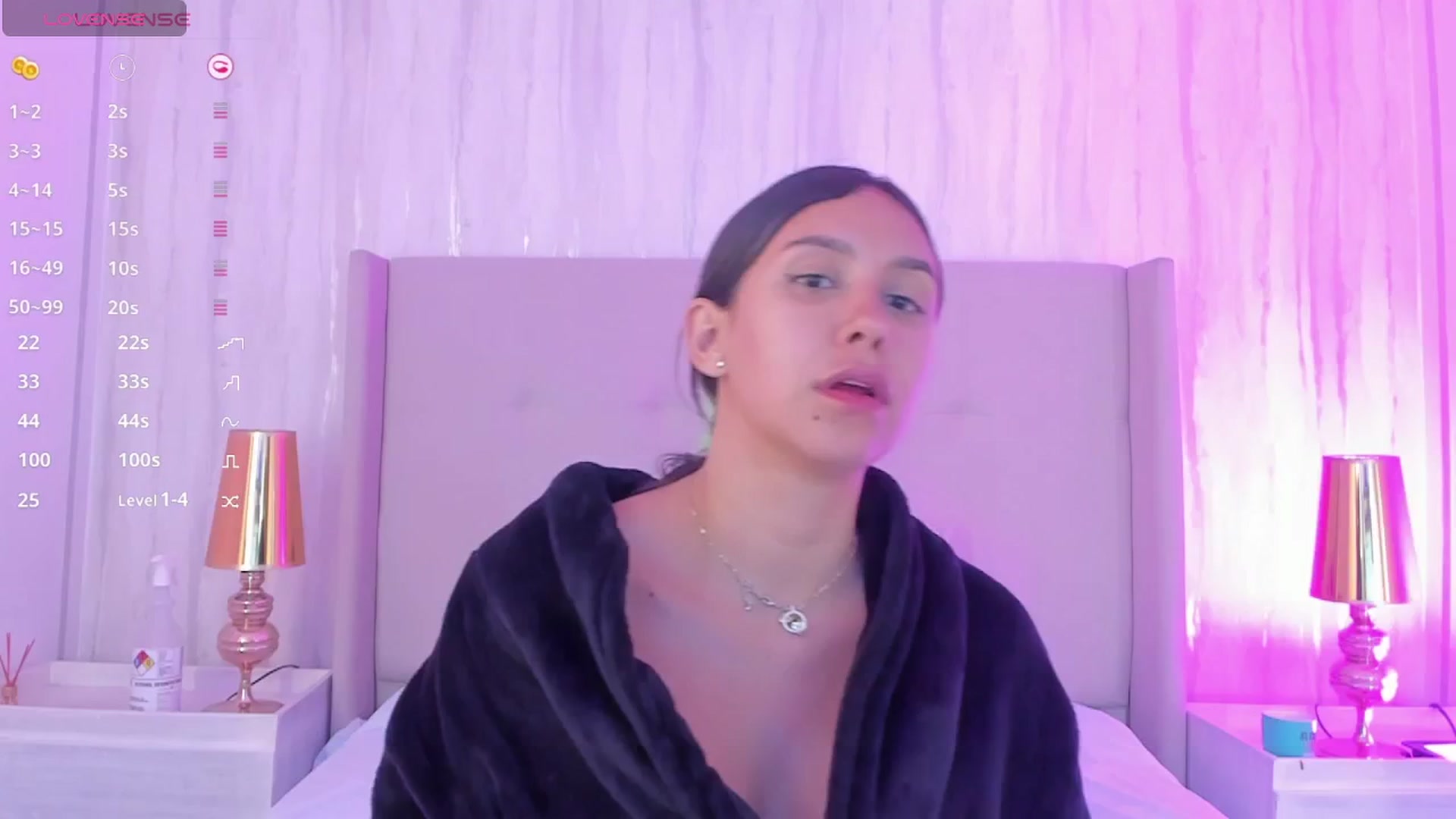 Gallery image thumbnail from valeriah_'s myfreecams stream on, 03/31/2025, 21:57 image 1 of 20