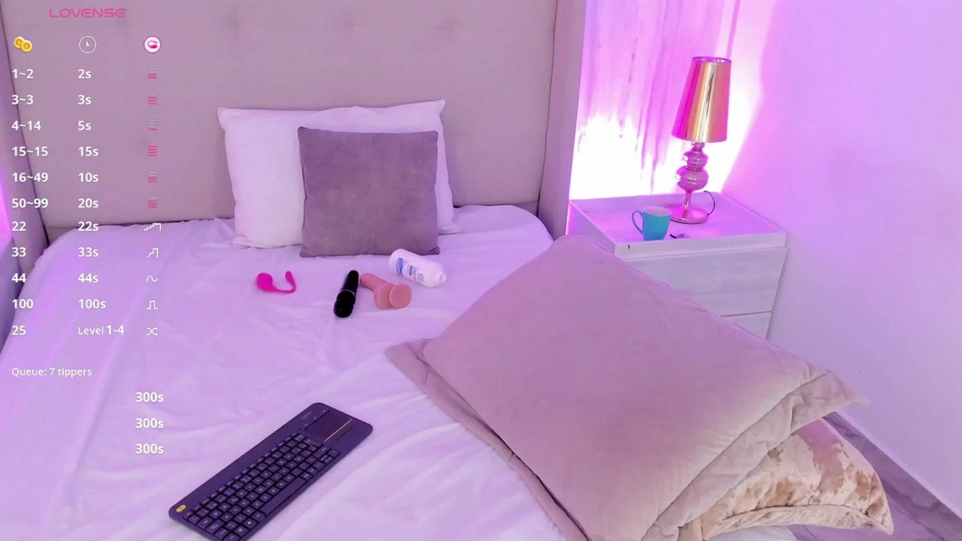 Gallery image thumbnail from valeriah_'s myfreecams stream on, 04/25/2025, 15:22 image 19 of 20