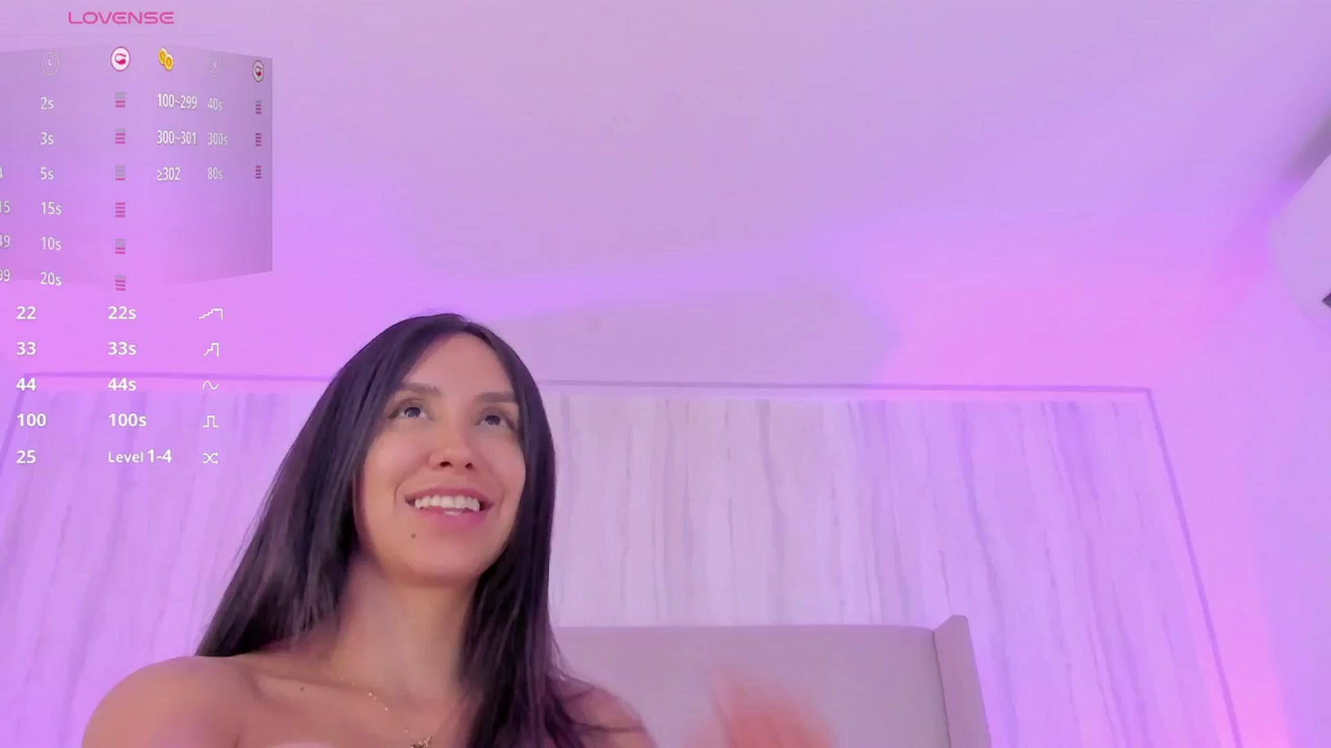 Gallery image thumbnail from valeriah_'s myfreecams stream on, 04/25/2025, 16:39 image 8 of 20