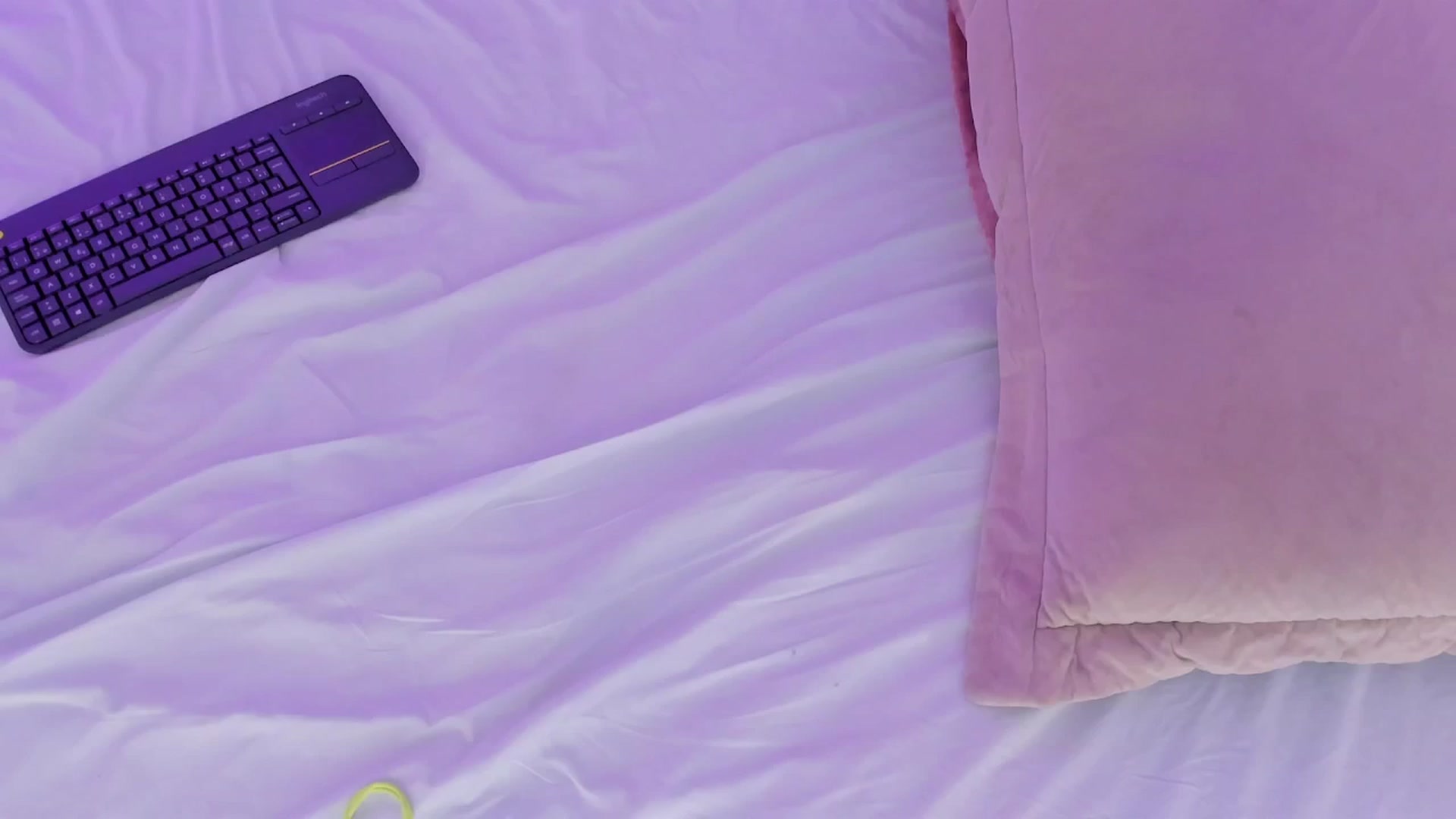Gallery image thumbnail from valeriah_'s myfreecams stream on, 04/26/2025, 15:23 image 14 of 20