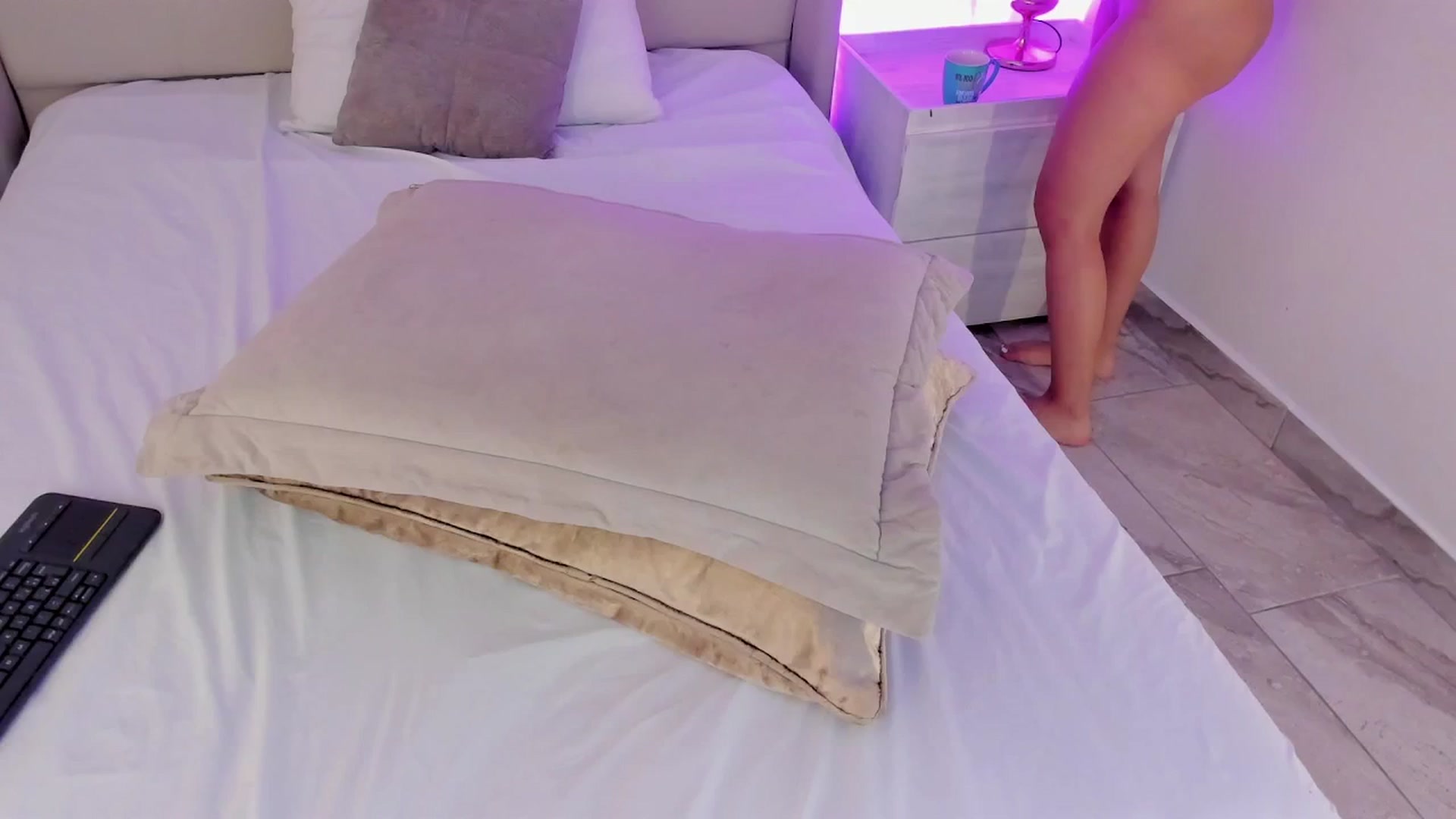 Gallery image thumbnail from valeriah_'s myfreecams stream on, 04/29/2025, 13:02 image 8 of 20