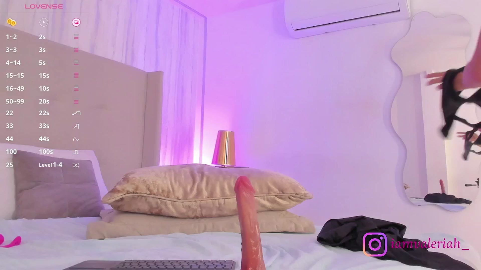 Gallery image thumbnail from valeriah_'s myfreecams stream on, 05/15/2025, 13:08 image 19 of 20