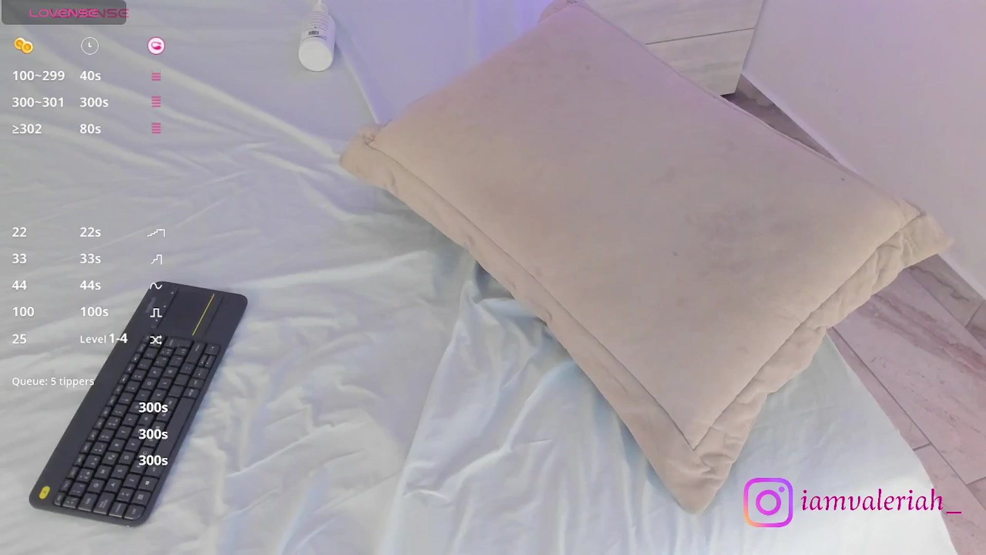 Gallery image thumbnail from valeriah_'s myfreecams stream on, 05/20/2025, 11:55 image 8 of 20