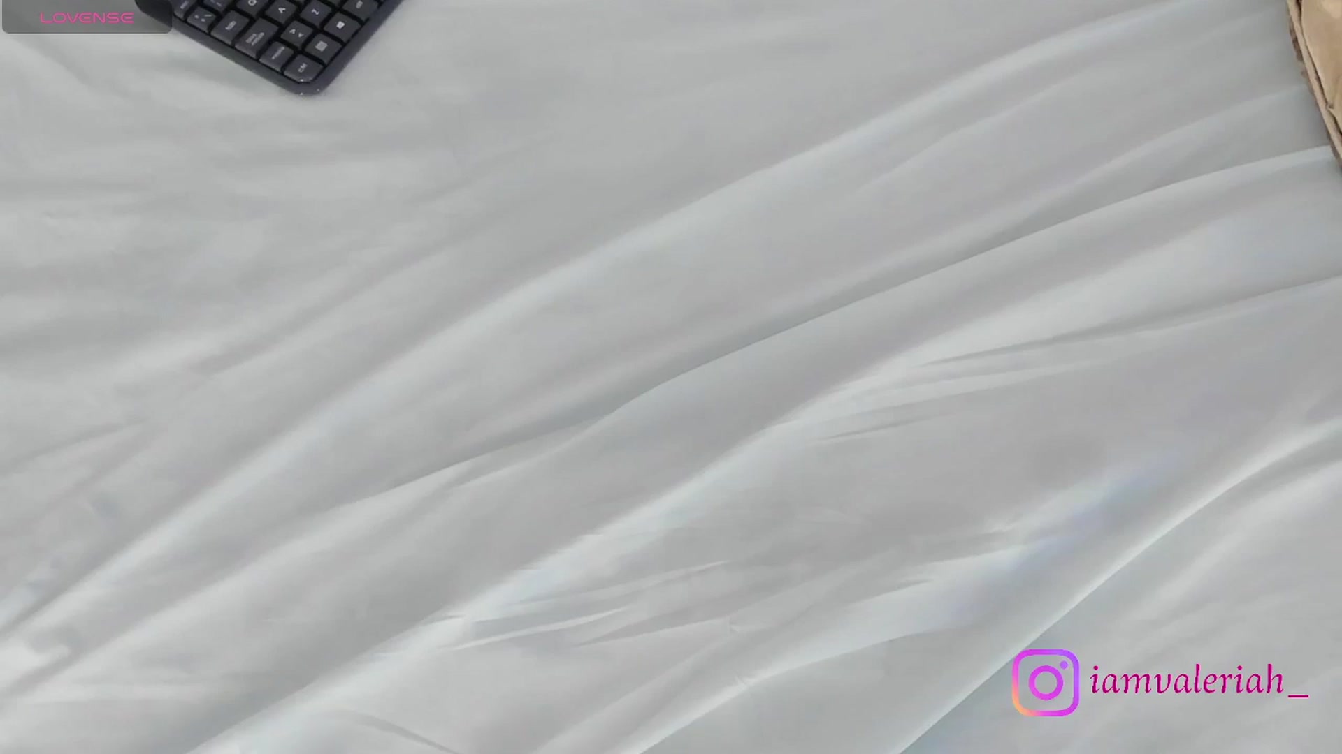 Gallery image thumbnail from valeriah_'s myfreecams stream on, 05/27/2025, 15:05 image 8 of 20