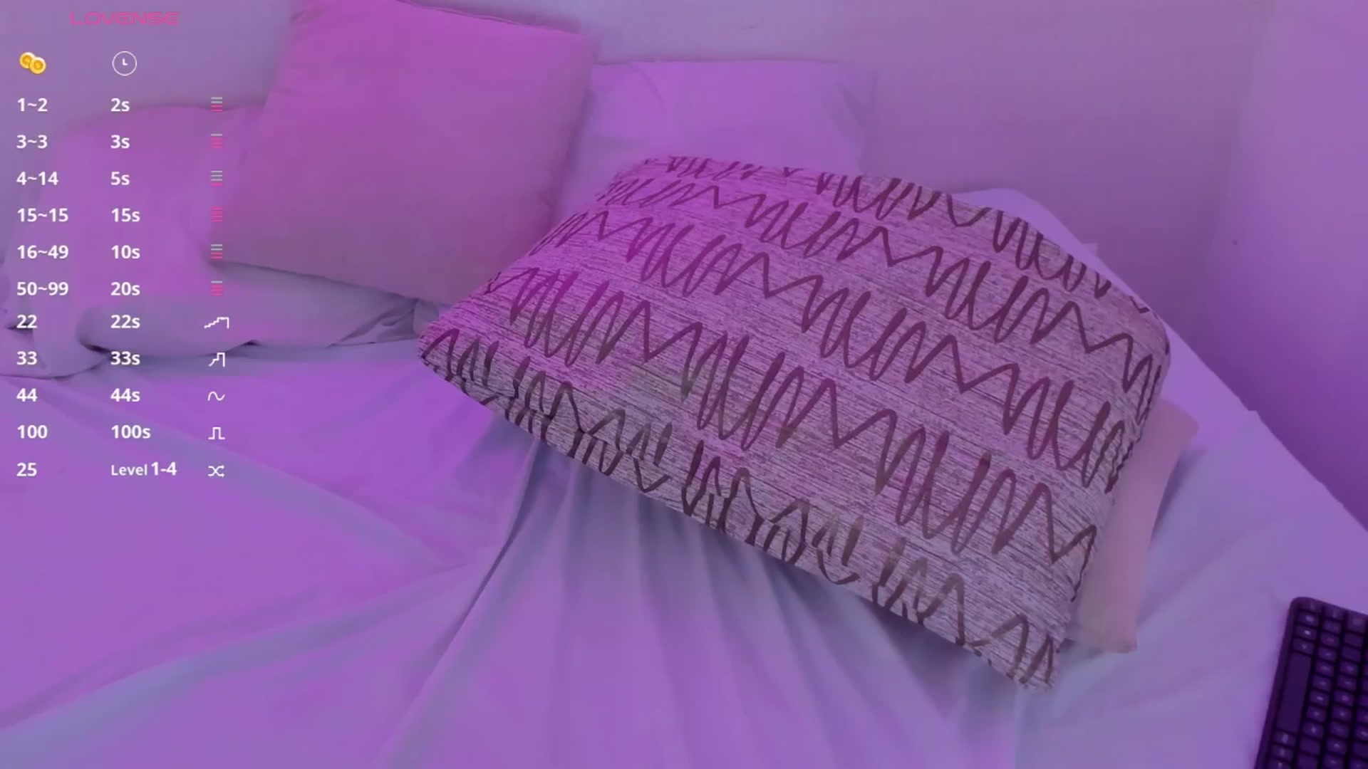 Gallery image thumbnail from valeriah_'s myfreecams stream on, 05/27/2025, 22:36 image 14 of 20