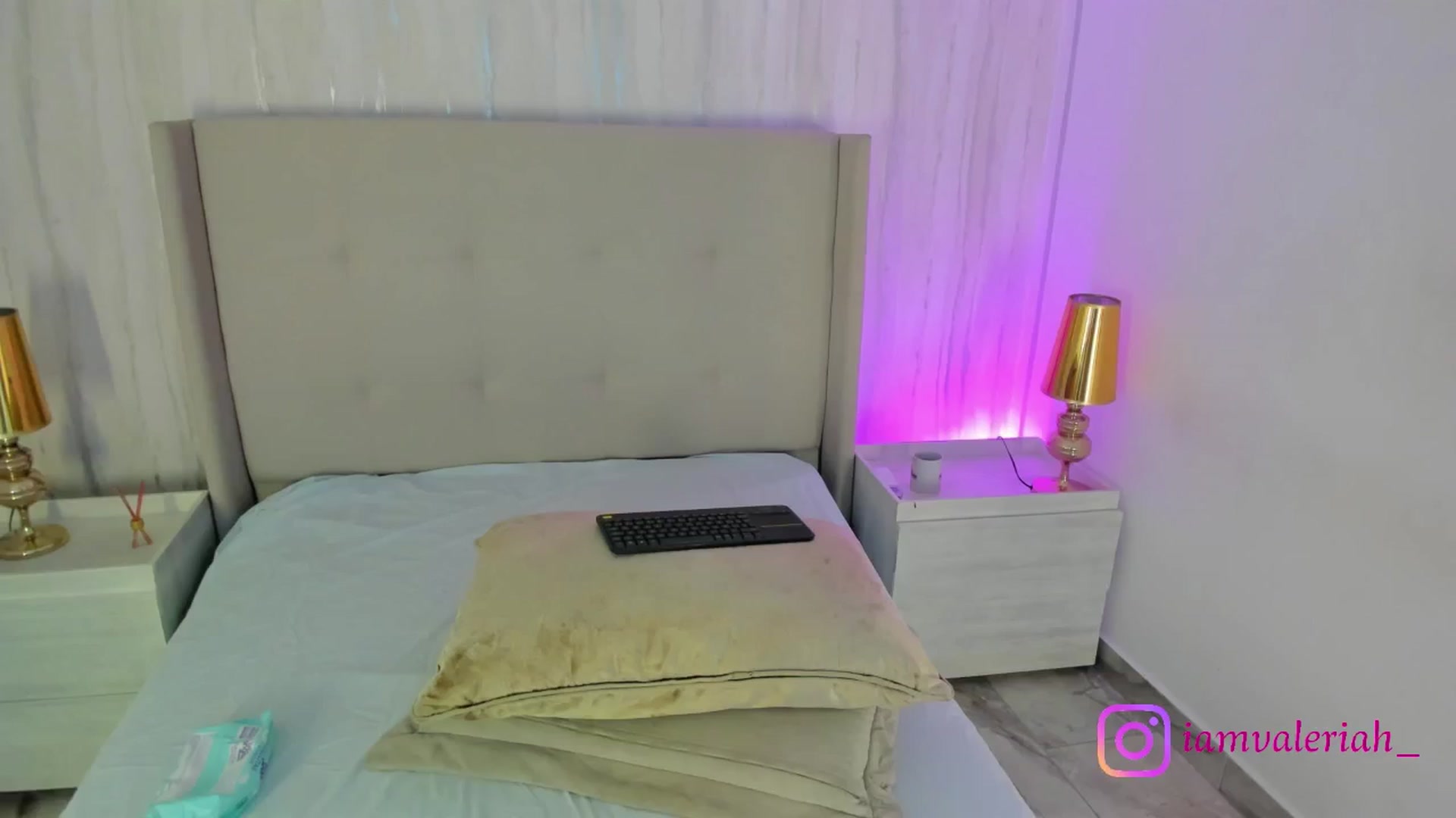 Gallery image thumbnail from valeriah_'s myfreecams stream on, 05/31/2025, 10:58 image 3 of 20