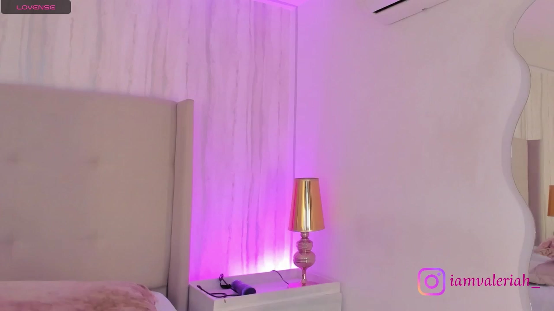 Gallery image thumbnail from valeriah_'s myfreecams stream on, 06/06/2025, 13:17 image 2 of 20