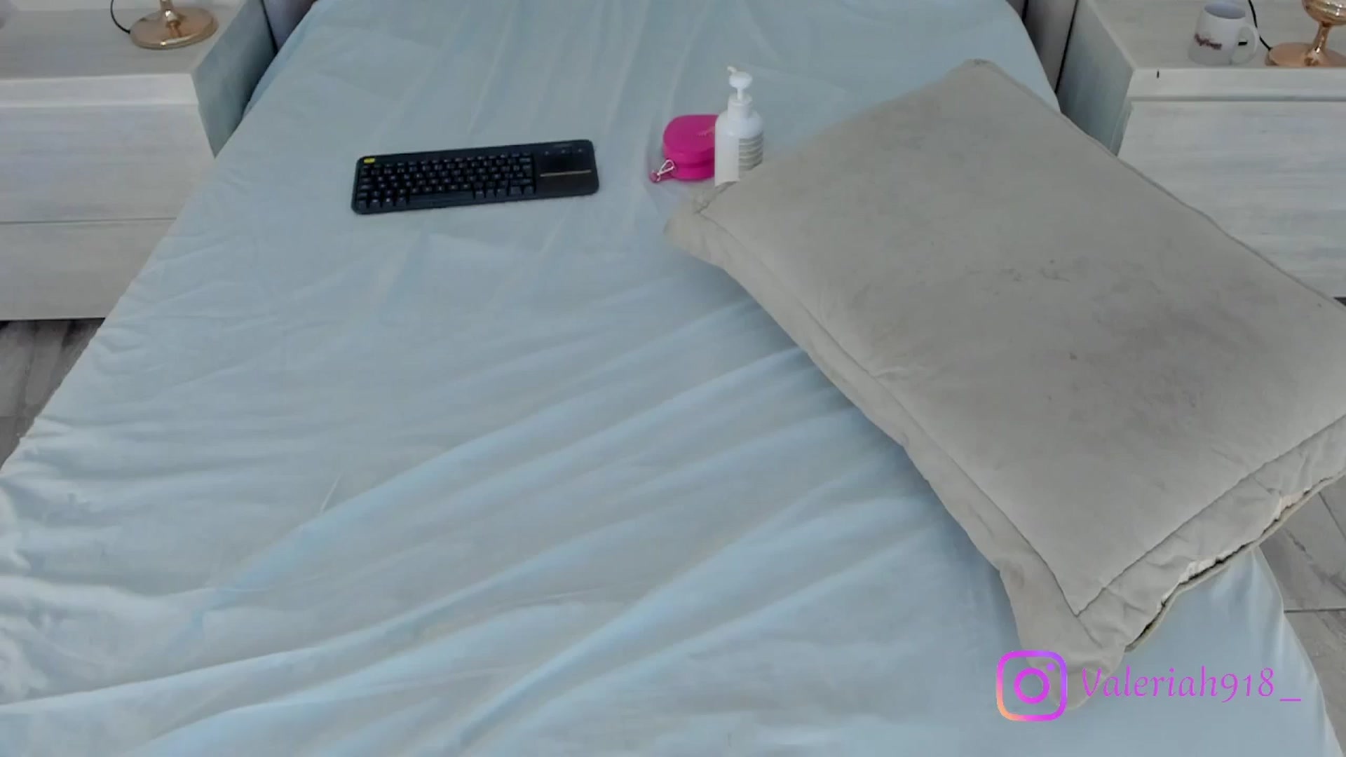 Gallery image thumbnail from valeriah_'s myfreecams stream on, 07/24/2025, 15:04 image 9 of 20