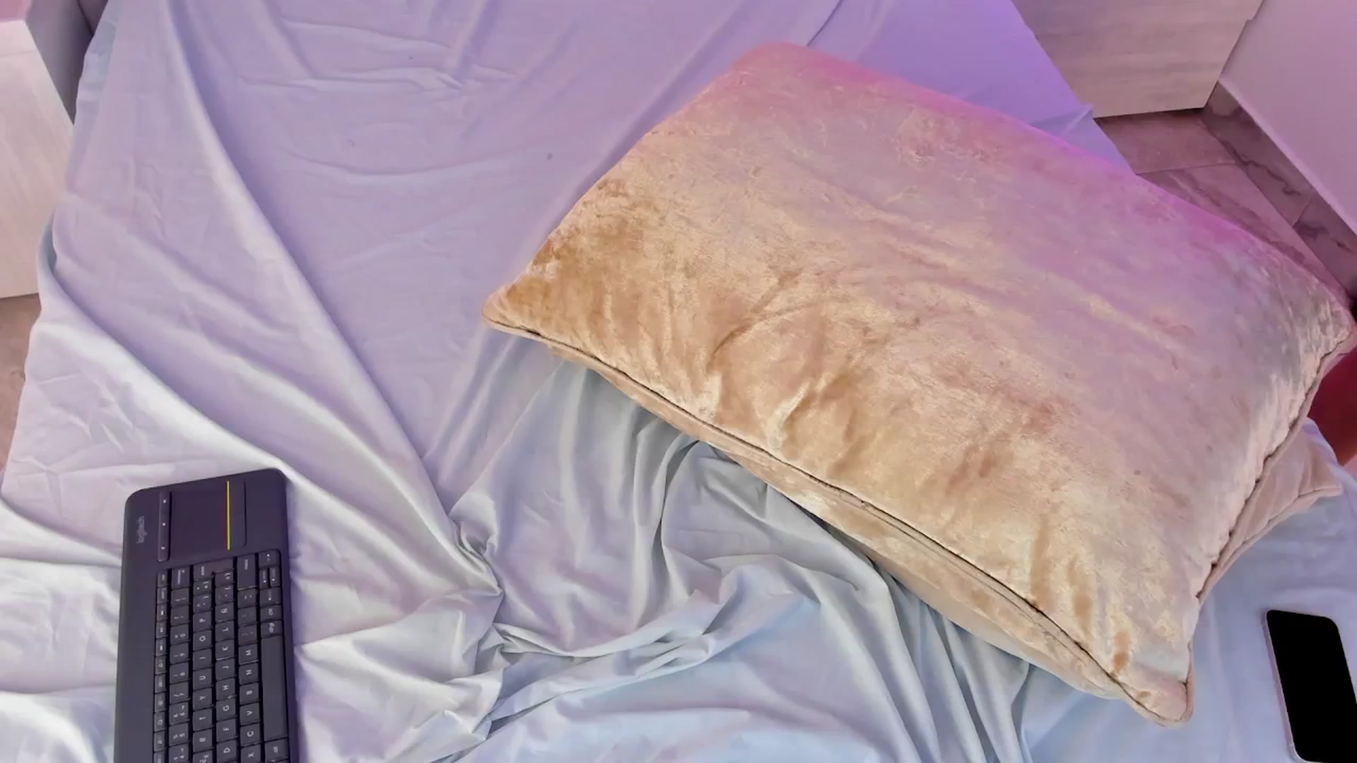 Gallery image thumbnail from valeriah_'s myfreecams stream on, 09/28/2025, 18:25 image 17 of 20