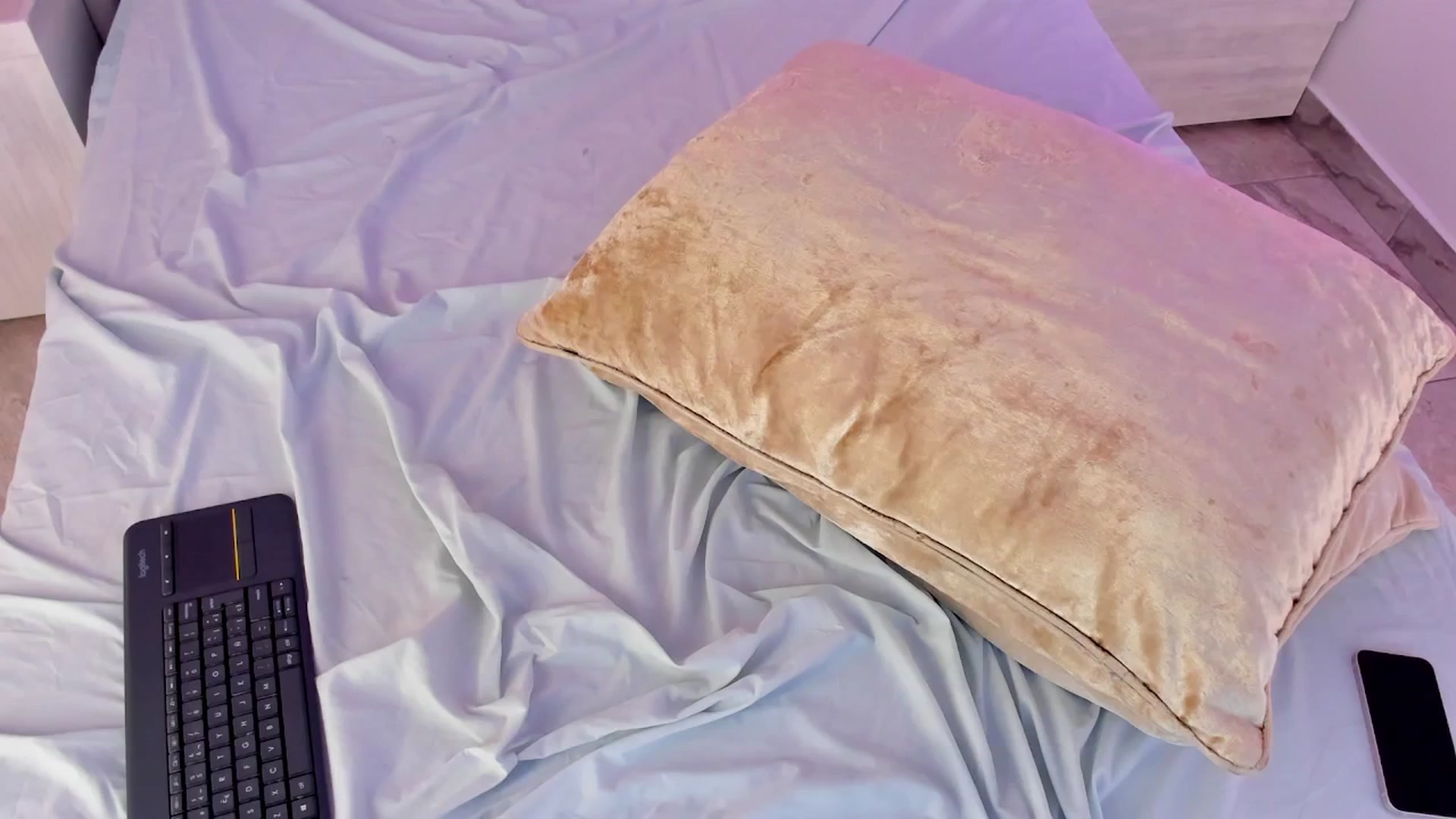 Gallery image thumbnail from valeriah_'s myfreecams stream on, 09/28/2025, 18:25 image 18 of 20
