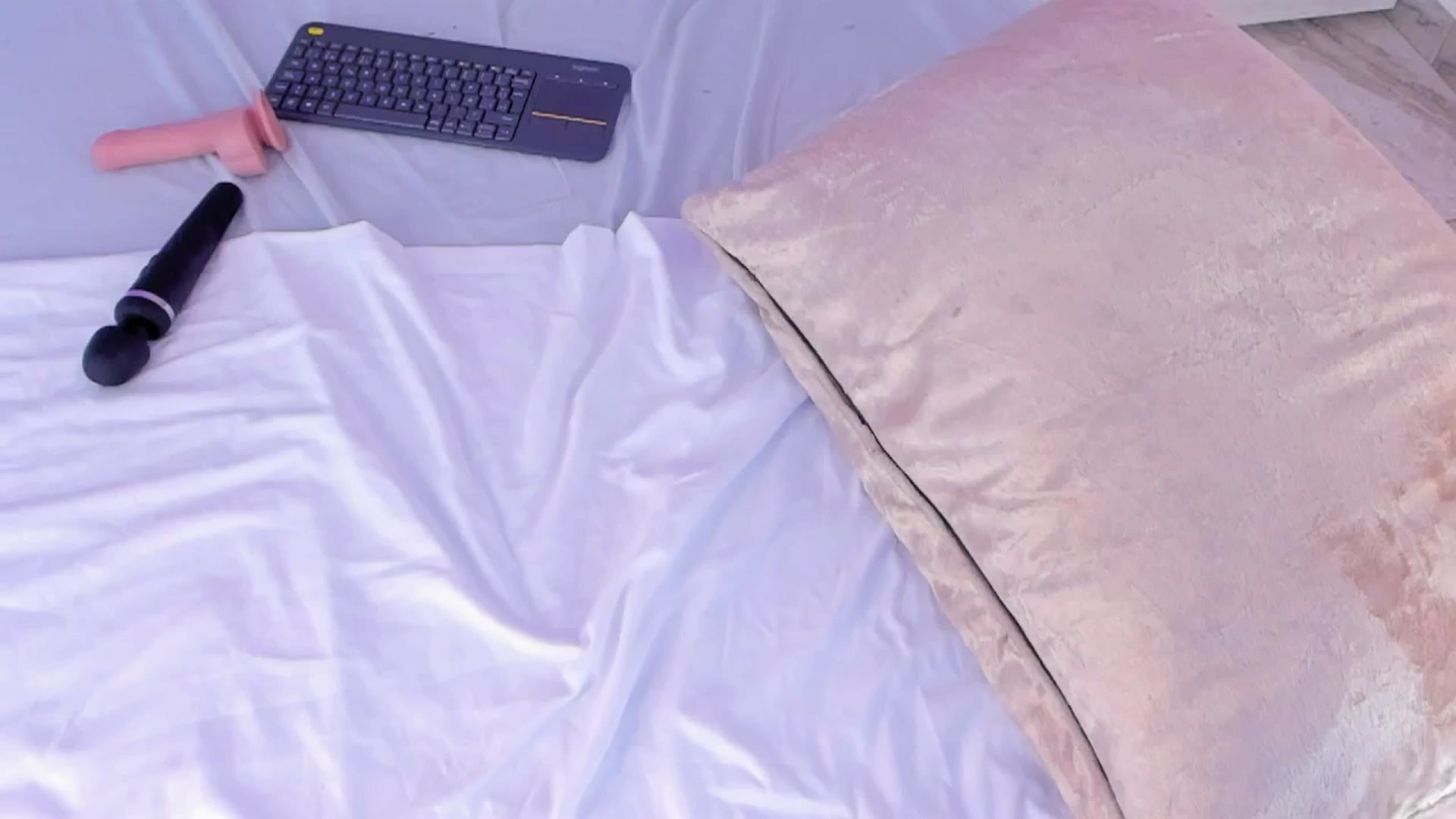 Gallery image thumbnail from valeriah_'s myfreecams stream on, 11/15/2025, 18:11 image 5 of 20