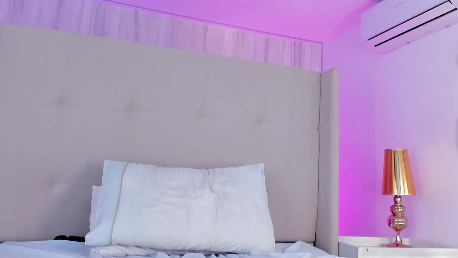 Gallery image thumbnail from valeriah_'s myfreecams stream on, 11/18/2025, 16:07 image 20 of 20