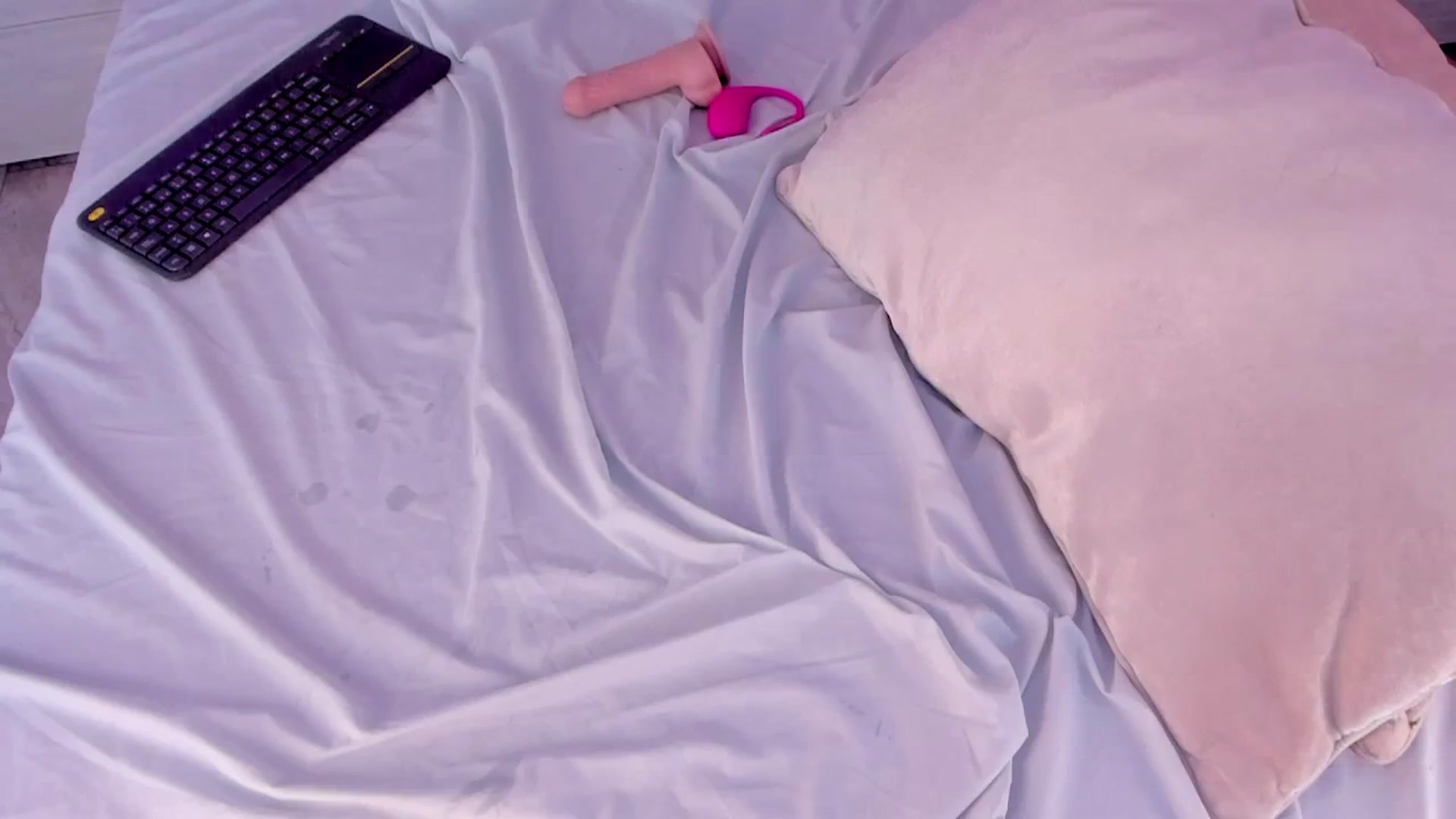 Gallery image thumbnail from valeriah_'s myfreecams stream on, 11/21/2025, 16:47 image 5 of 20