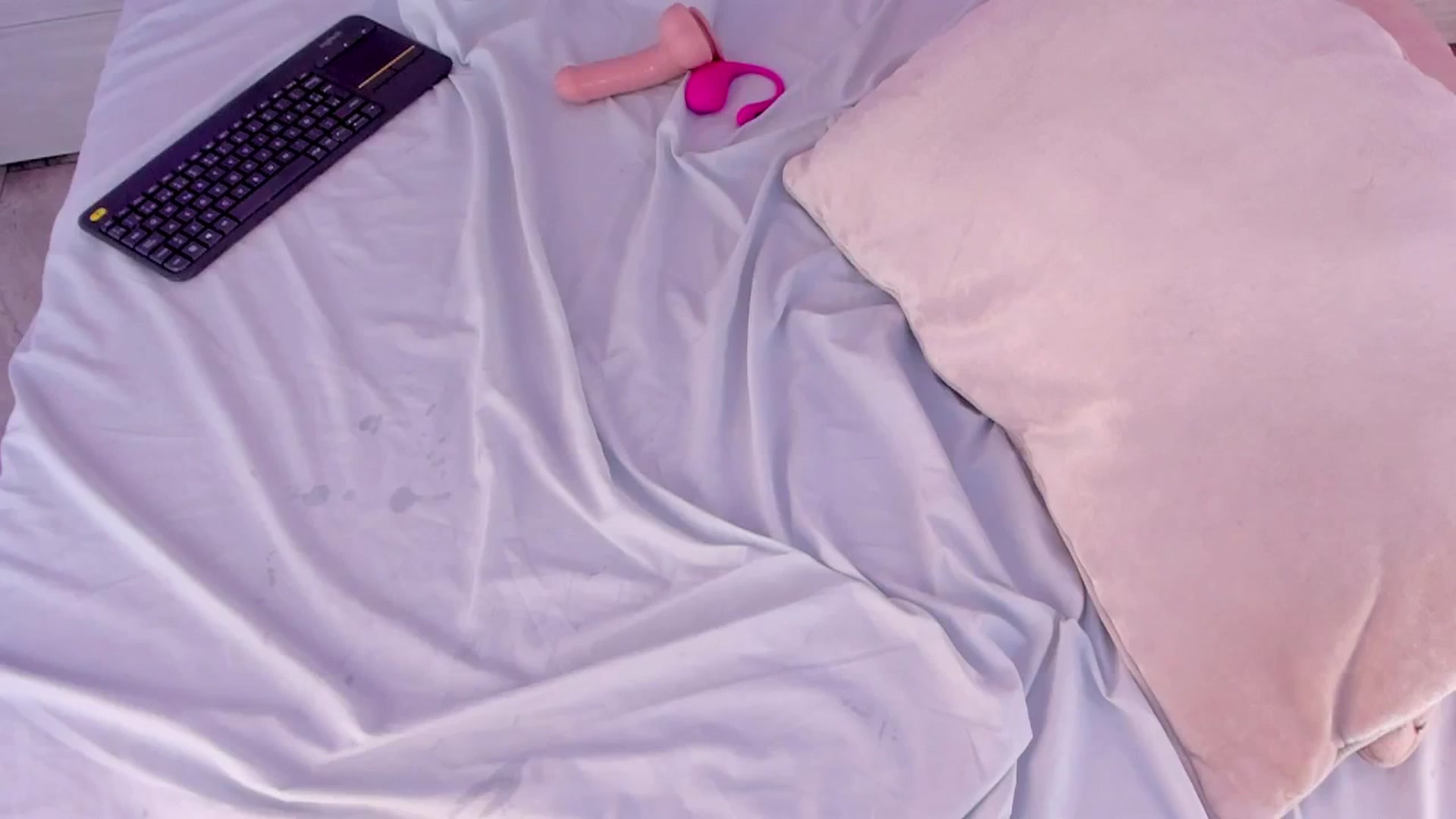 Gallery image thumbnail from valeriah_'s myfreecams stream on, 11/21/2025, 16:47 image 3 of 20