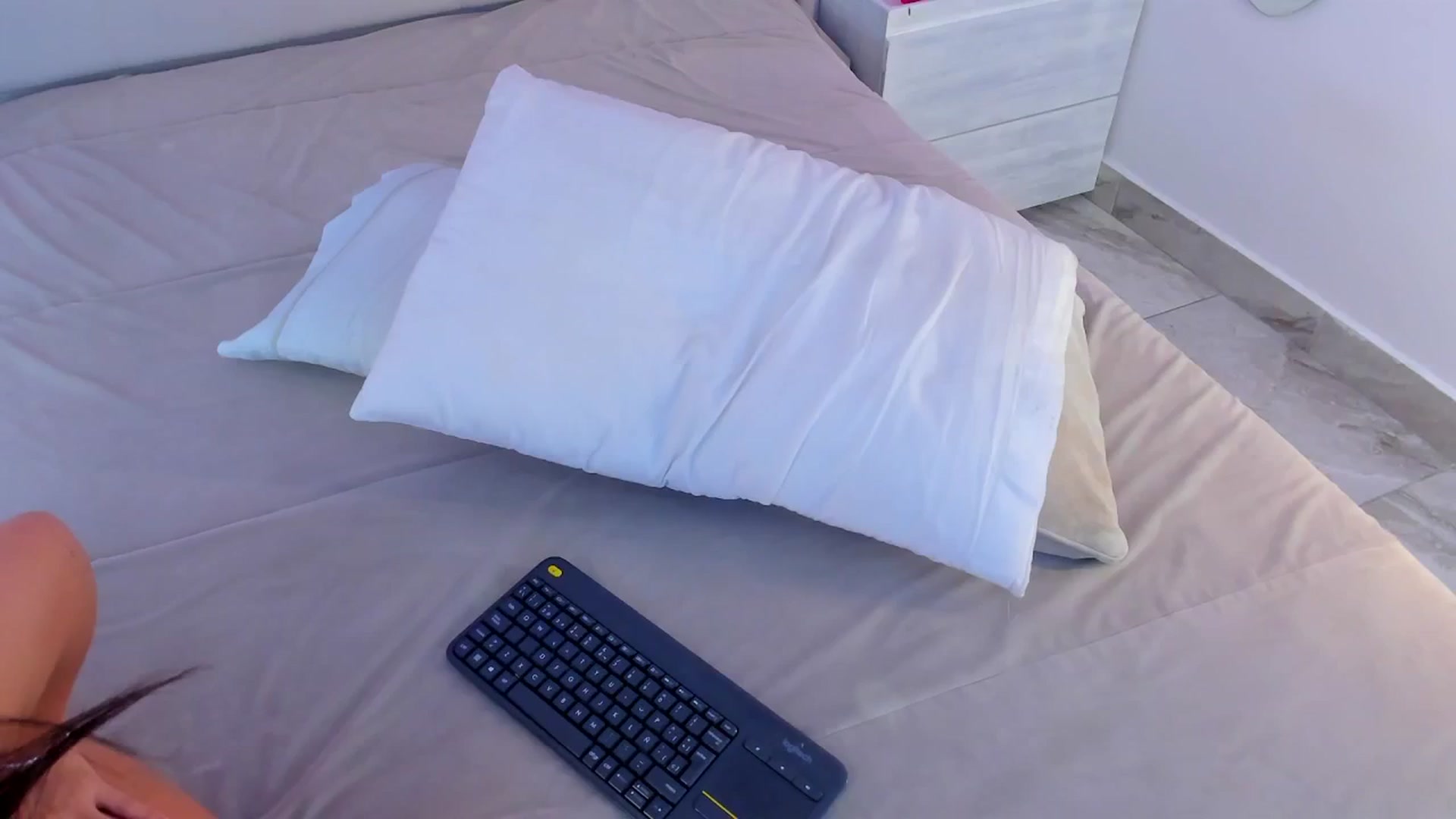 Gallery image thumbnail from valeriah_'s myfreecams stream on, 12/02/2025, 14:30 image 7 of 20