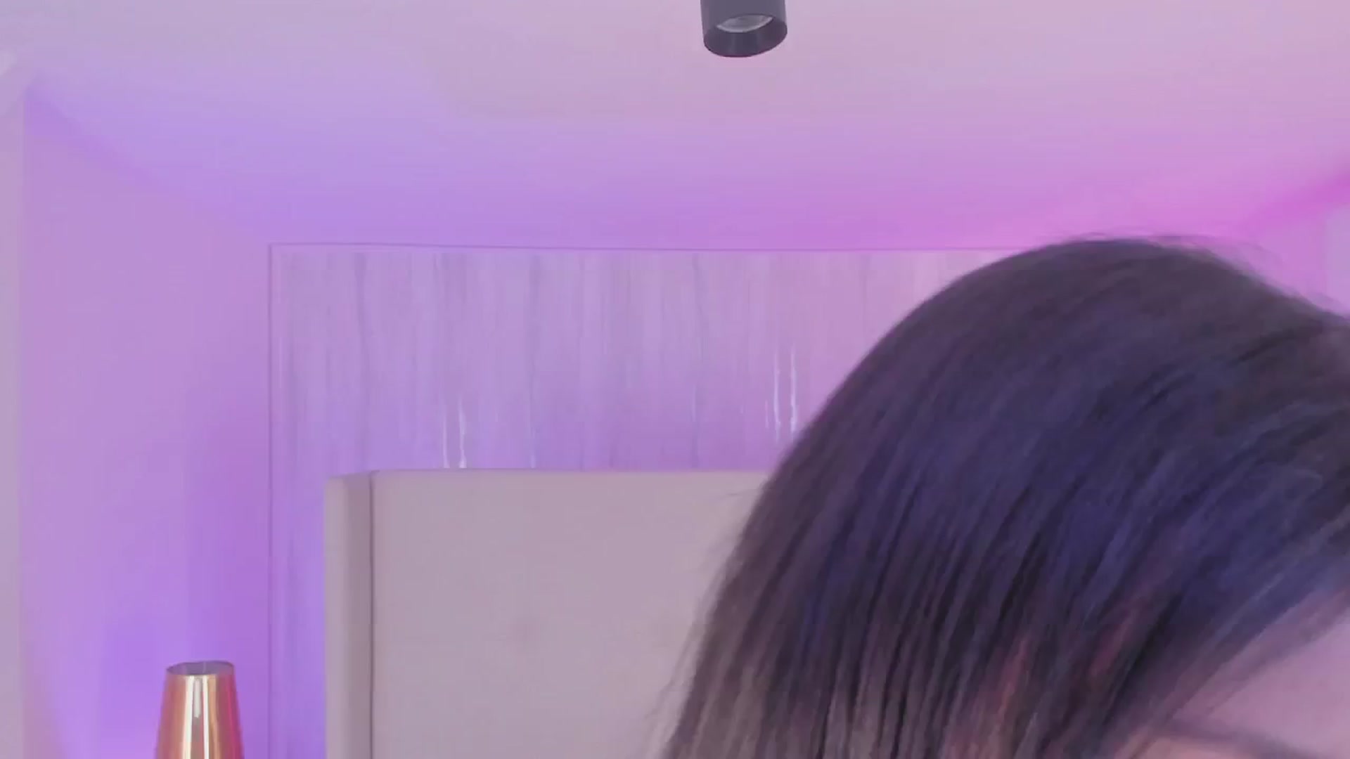 Gallery image thumbnail from valeriah_'s myfreecams stream on, 12/05/2025, 12:09 image 2 of 20