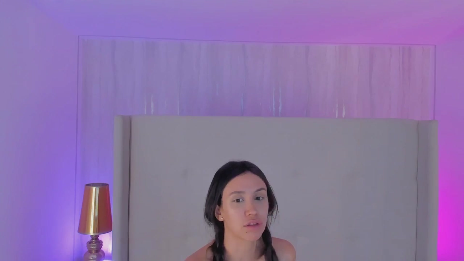 Gallery image thumbnail from valeriah_'s myfreecams stream on, 12/09/2025, 17:22 image 15 of 20