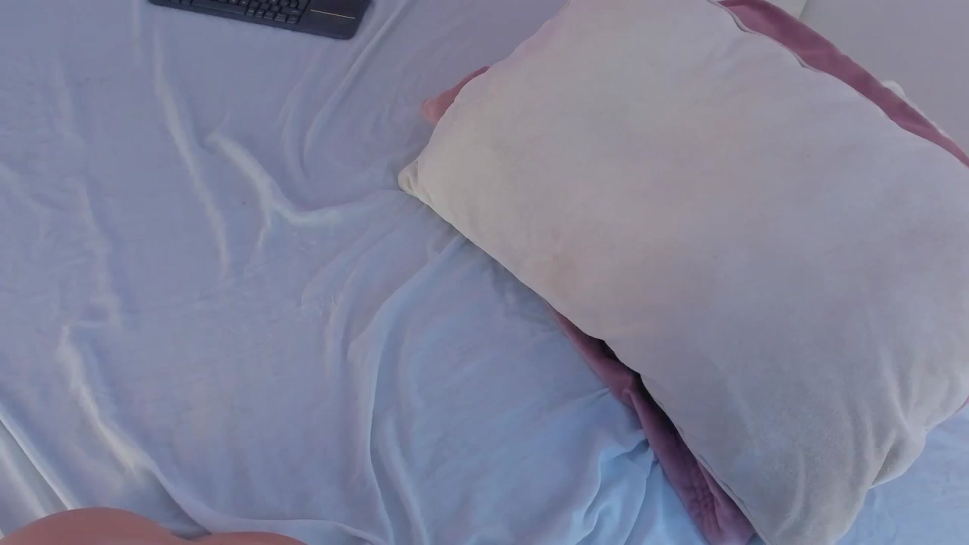Gallery image thumbnail from valeriah_'s myfreecams stream on, 12/09/2025, 17:22 image 11 of 20