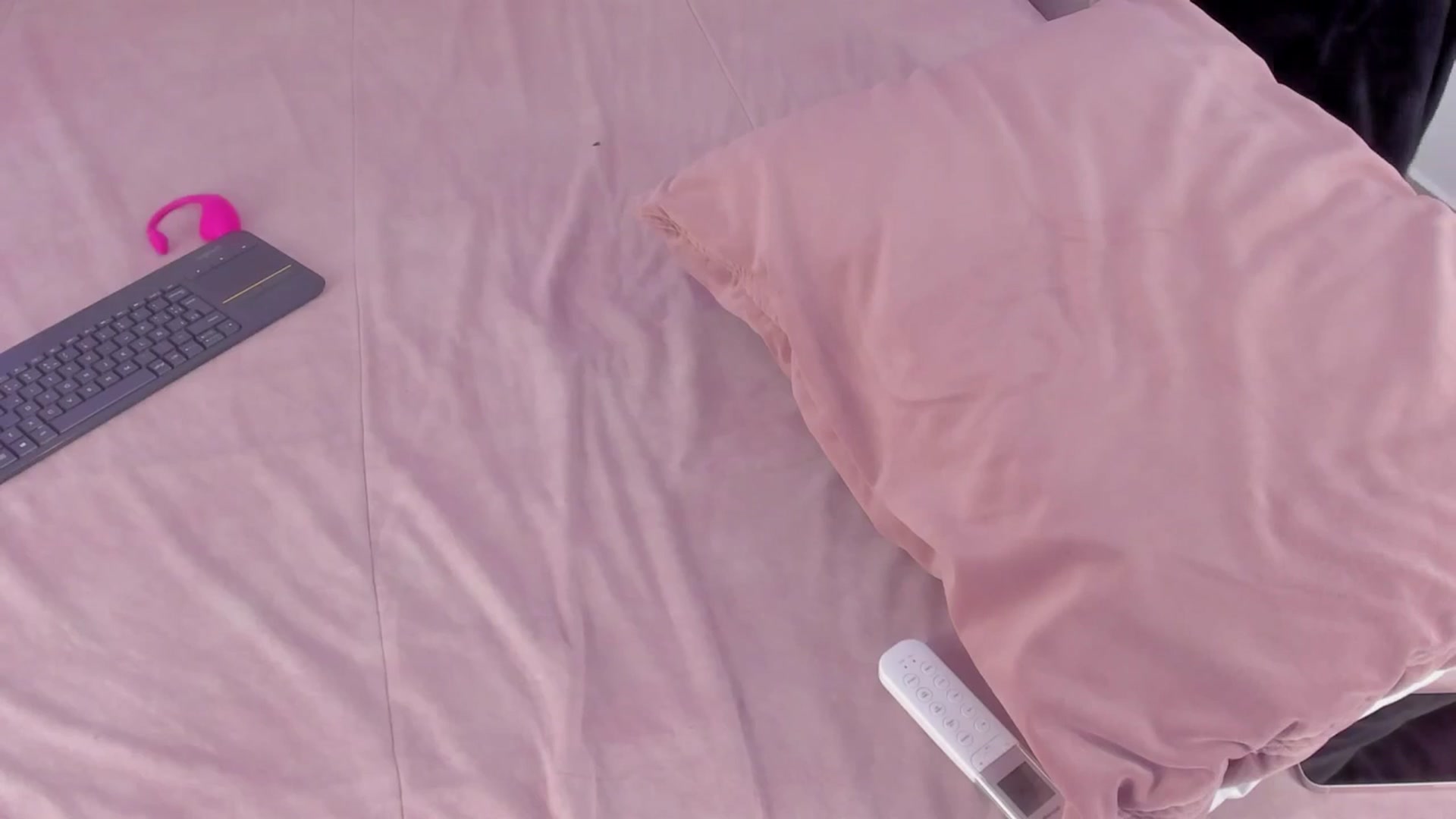 Gallery image thumbnail from valeriah_'s myfreecams stream on, 12/16/2025, 16:14 image 14 of 20