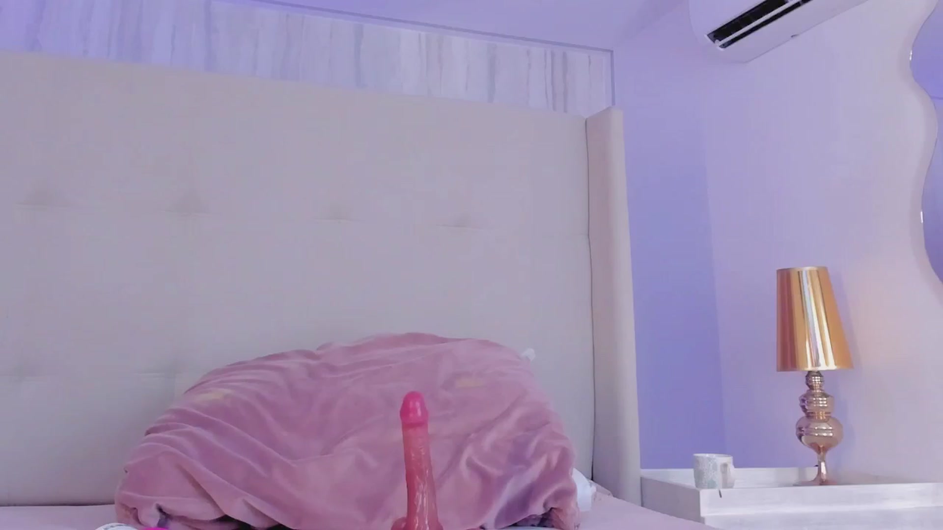 Gallery image thumbnail from valeriah_'s myfreecams stream on, 01/14/2026, 16:33 image 9 of 20