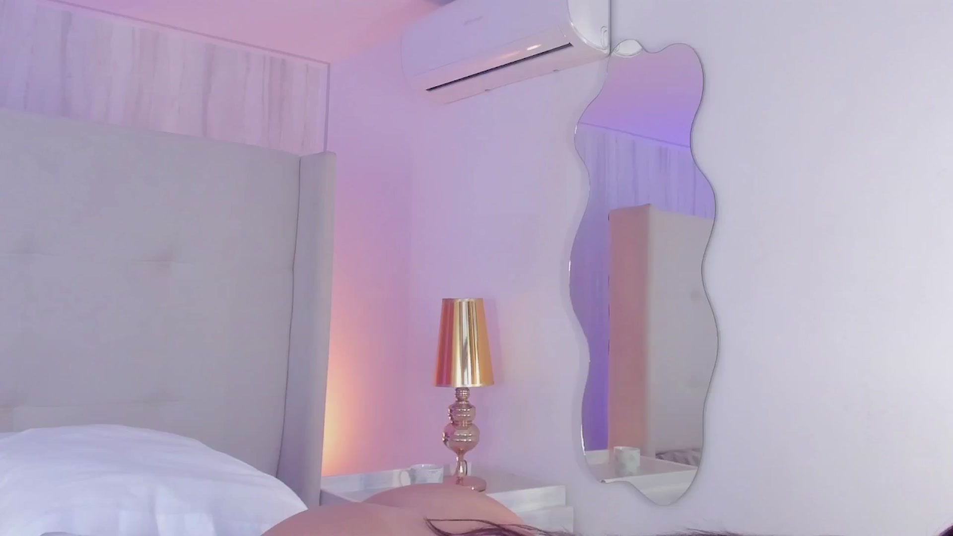 Gallery image thumbnail from valeriah_'s myfreecams stream on, 01/21/2026, 13:51 image 19 of 20