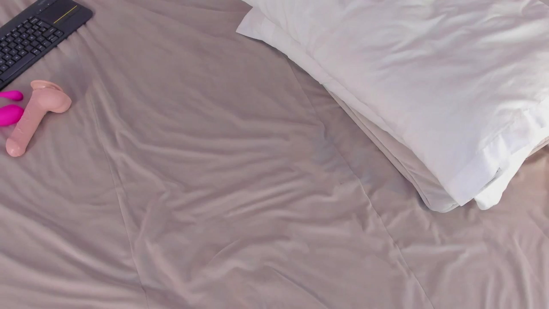 Gallery image thumbnail from valeriah_'s myfreecams stream on, 01/21/2026, 16:45 image 13 of 20