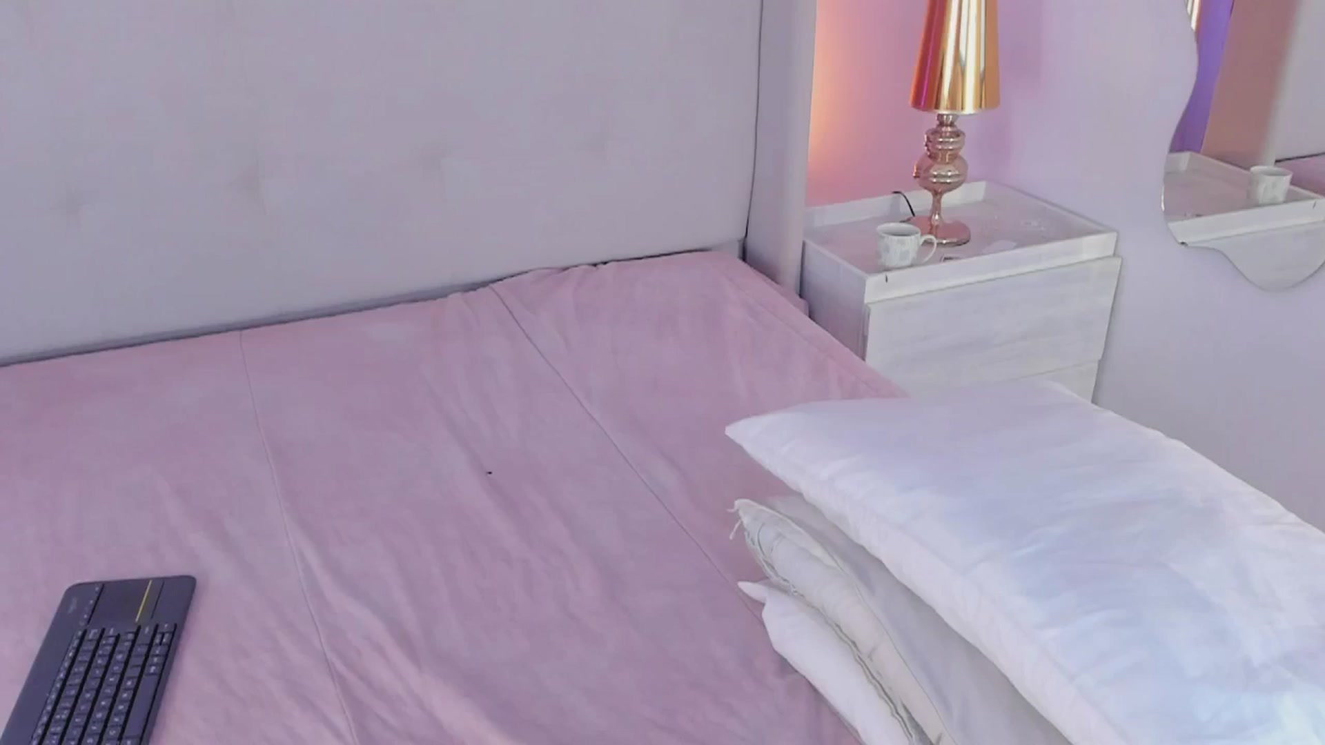 Gallery image thumbnail from valeriah_'s myfreecams stream on, 01/22/2026, 16:08 image 4 of 20