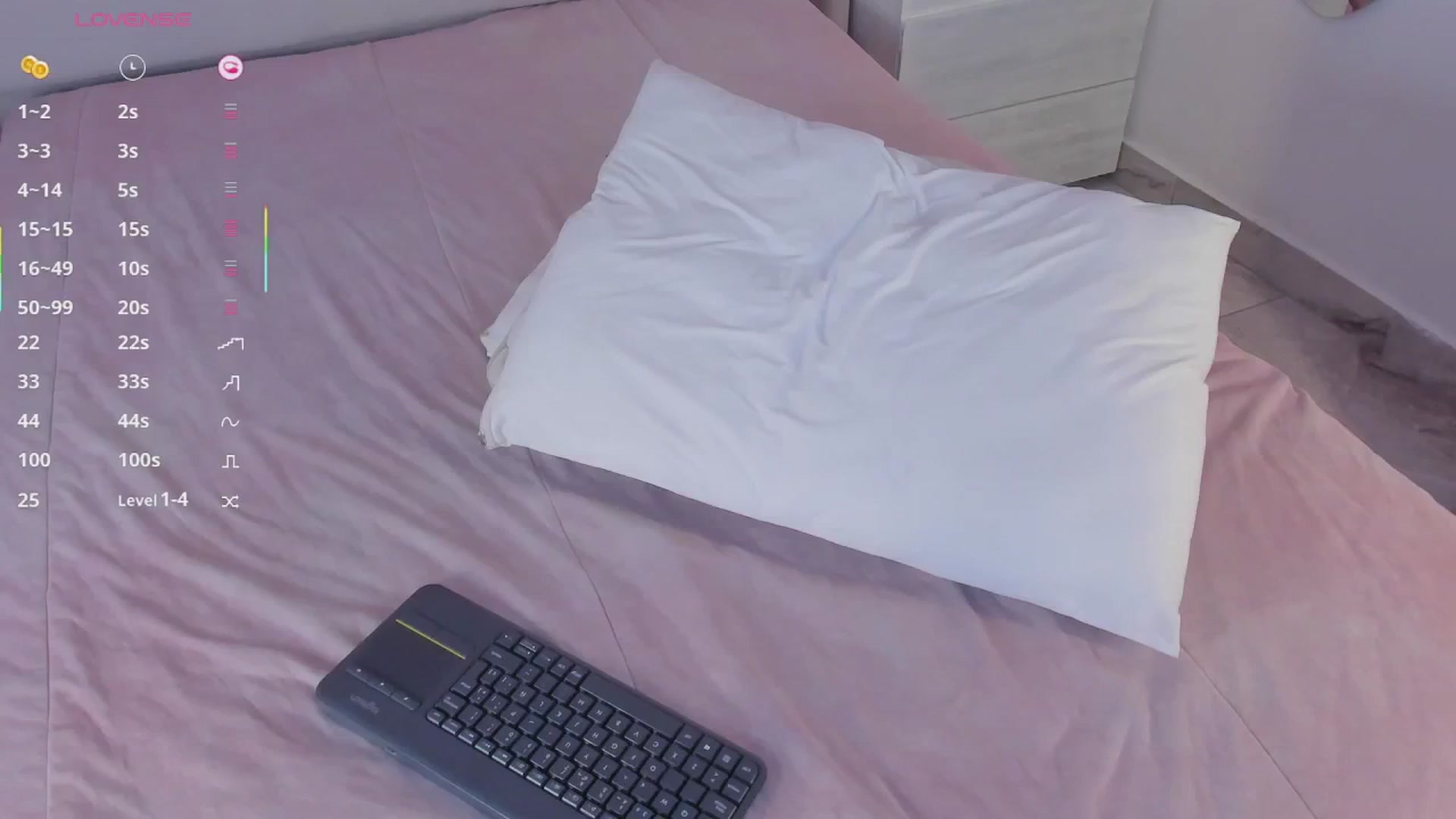 Gallery image thumbnail from valeriah_'s myfreecams stream on, 02/05/2026, 15:07 image 12 of 20