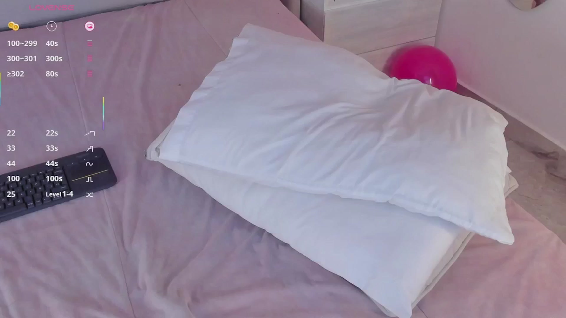 Gallery image thumbnail from valeriah_'s myfreecams stream on, 02/05/2026, 17:33 image 16 of 20