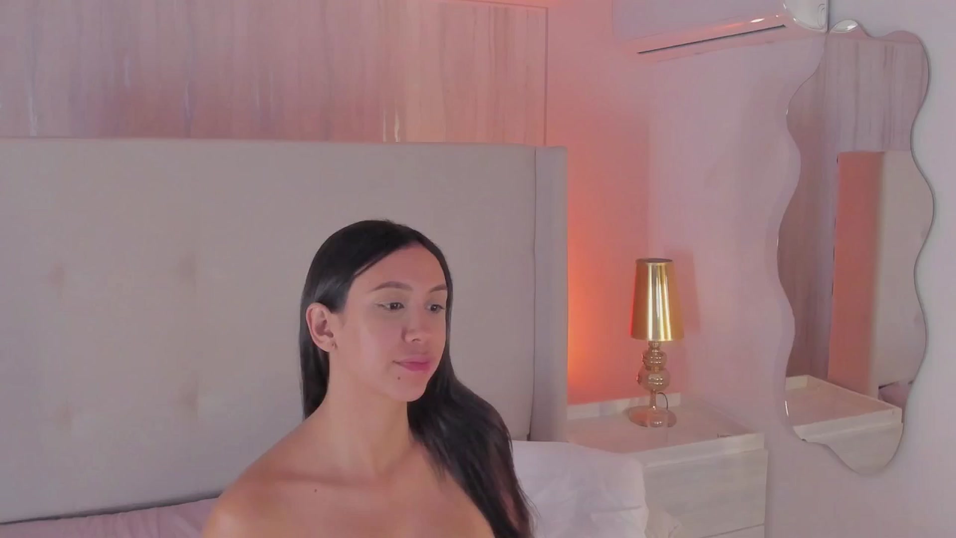 Gallery image thumbnail from valeriah_'s myfreecams stream on, 02/07/2026, 15:00 image 1 of 20