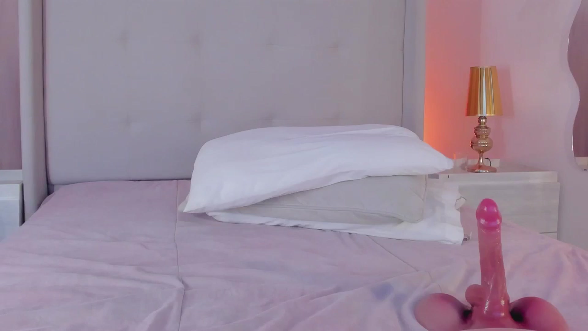 Gallery image thumbnail from valeriah_'s myfreecams stream on, 02/07/2026, 15:00 image 16 of 20