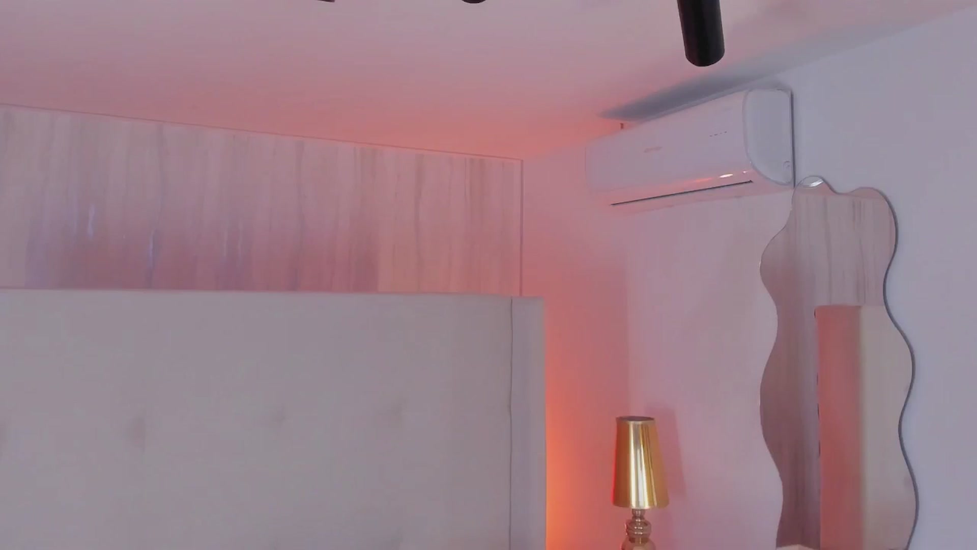 Gallery image thumbnail from valeriah_'s myfreecams stream on, 02/07/2026, 15:00 image 2 of 20