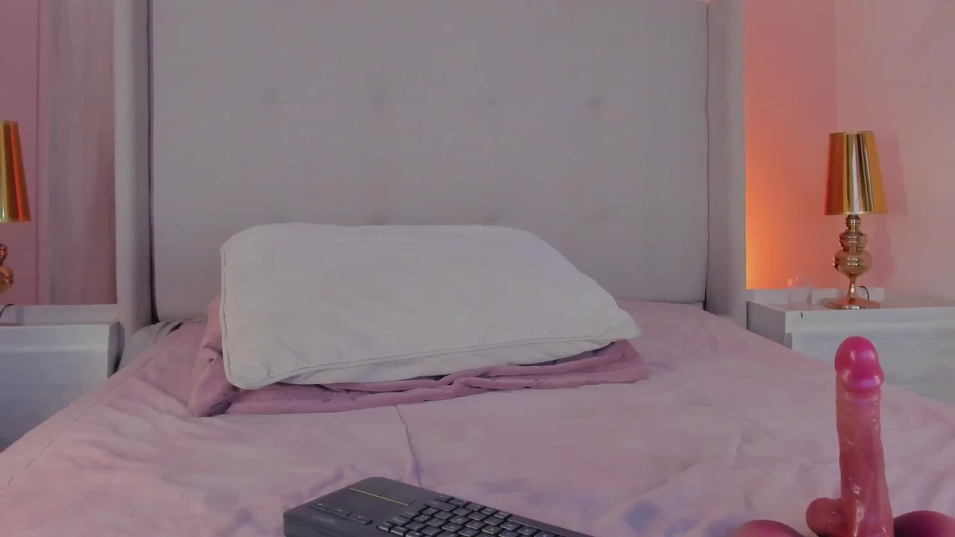 Gallery image thumbnail from valeriah_'s myfreecams stream on, 02/09/2026, 14:52 image 12 of 20