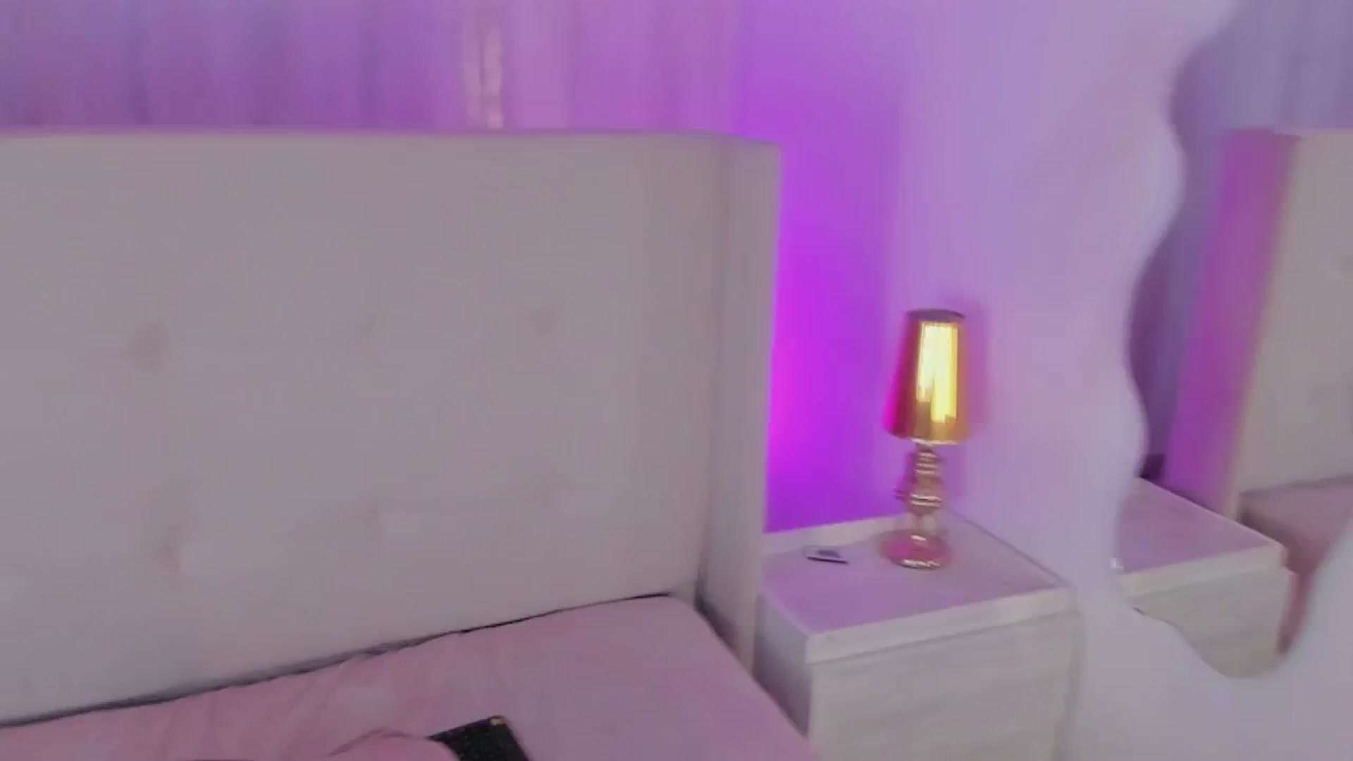 Gallery image thumbnail from valeriah_'s myfreecams stream on, 02/18/2026, 16:08 image 13 of 20