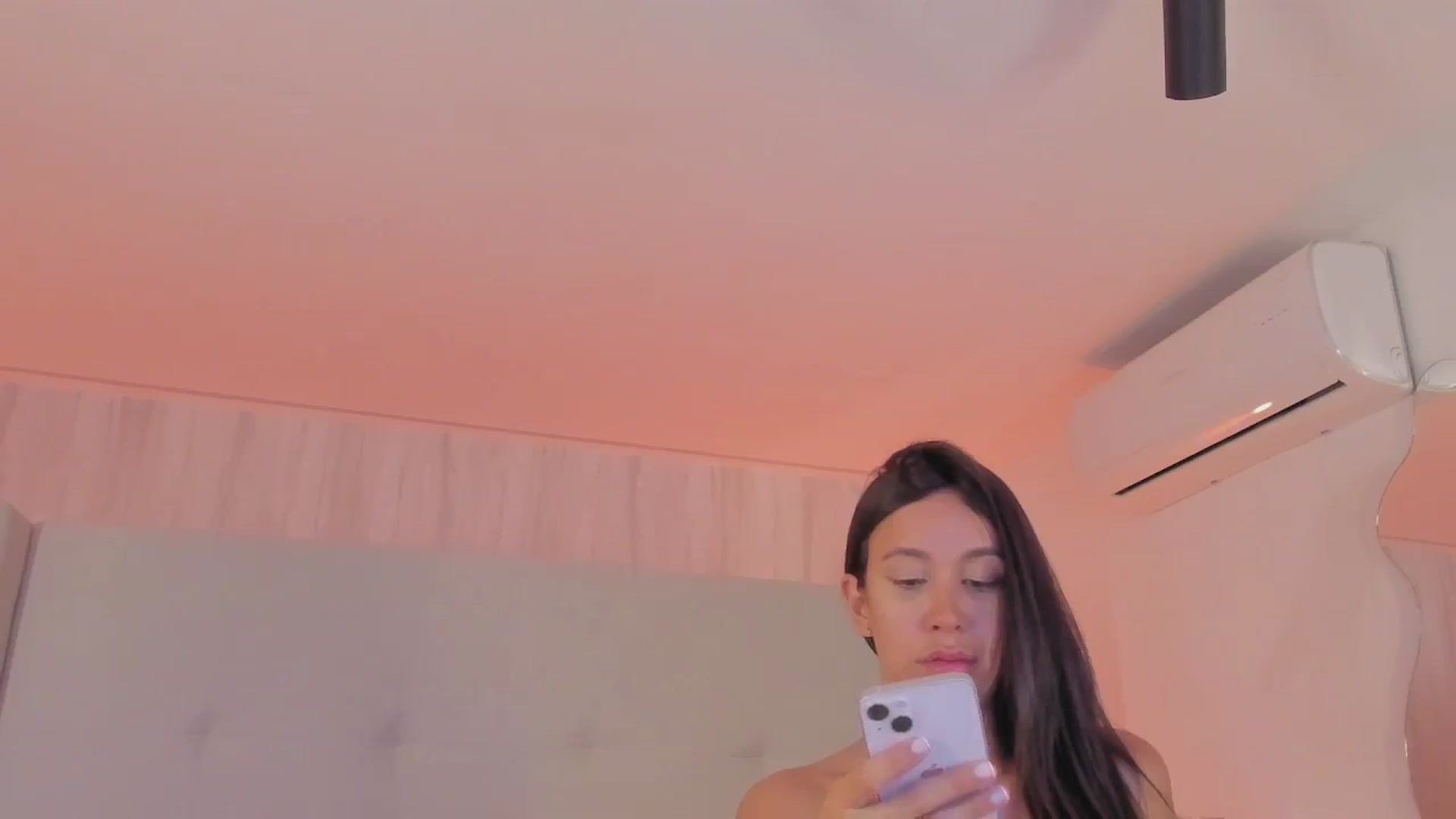 Gallery image thumbnail from valeriah_'s myfreecams stream on, 02/20/2026, 16:45 image 2 of 20