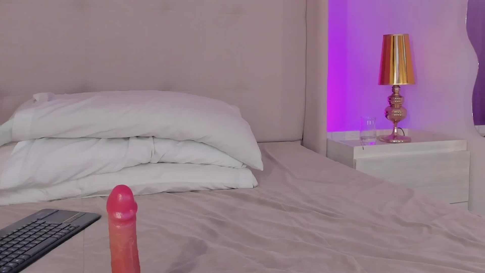 Gallery image thumbnail from valeriah_'s myfreecams stream on, 02/24/2026, 13:43 image 20 of 20