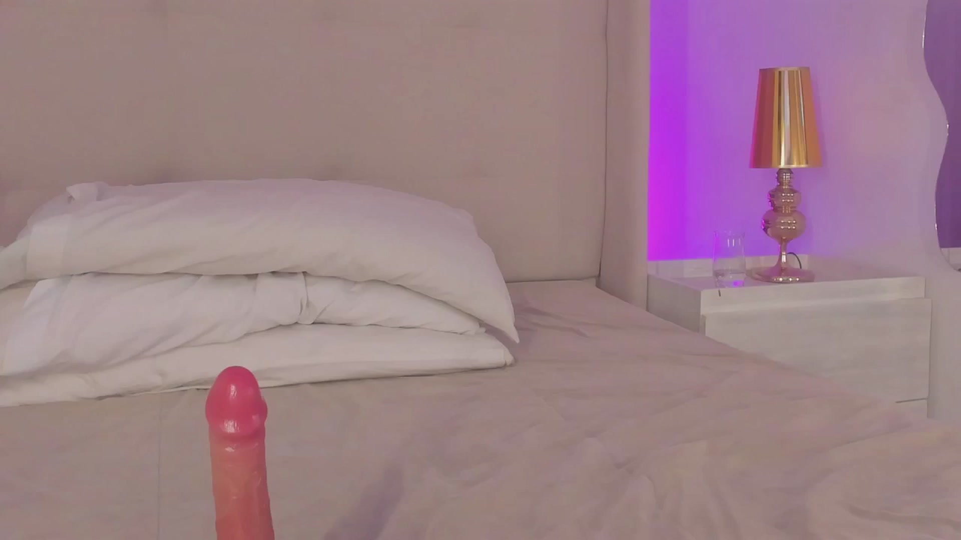 Gallery image thumbnail from valeriah_'s myfreecams stream on, 02/24/2026, 13:43 image 13 of 20