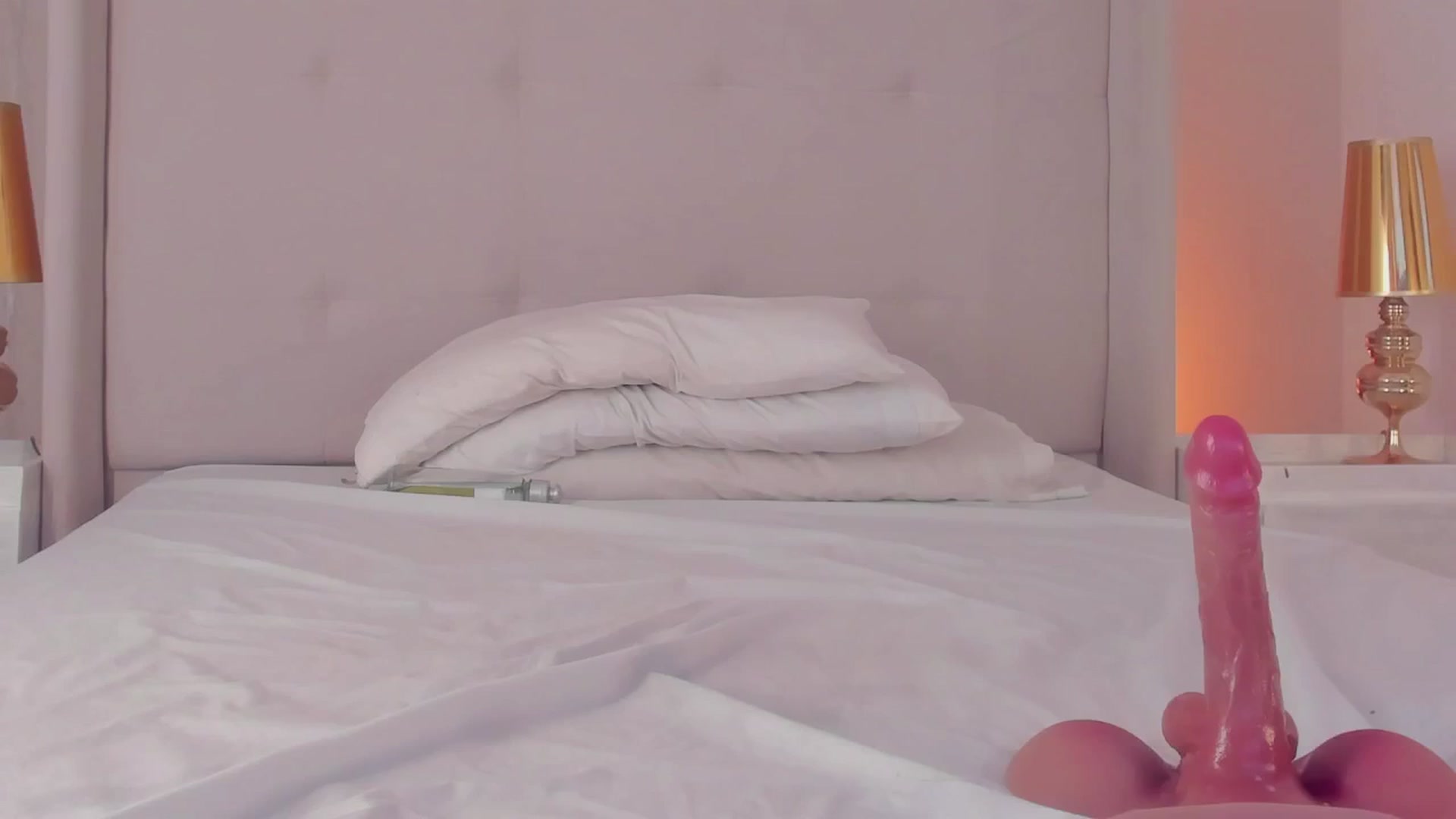 Gallery image thumbnail from valeriah_'s myfreecams stream on, 03/12/2026, 18:37 image 12 of 20