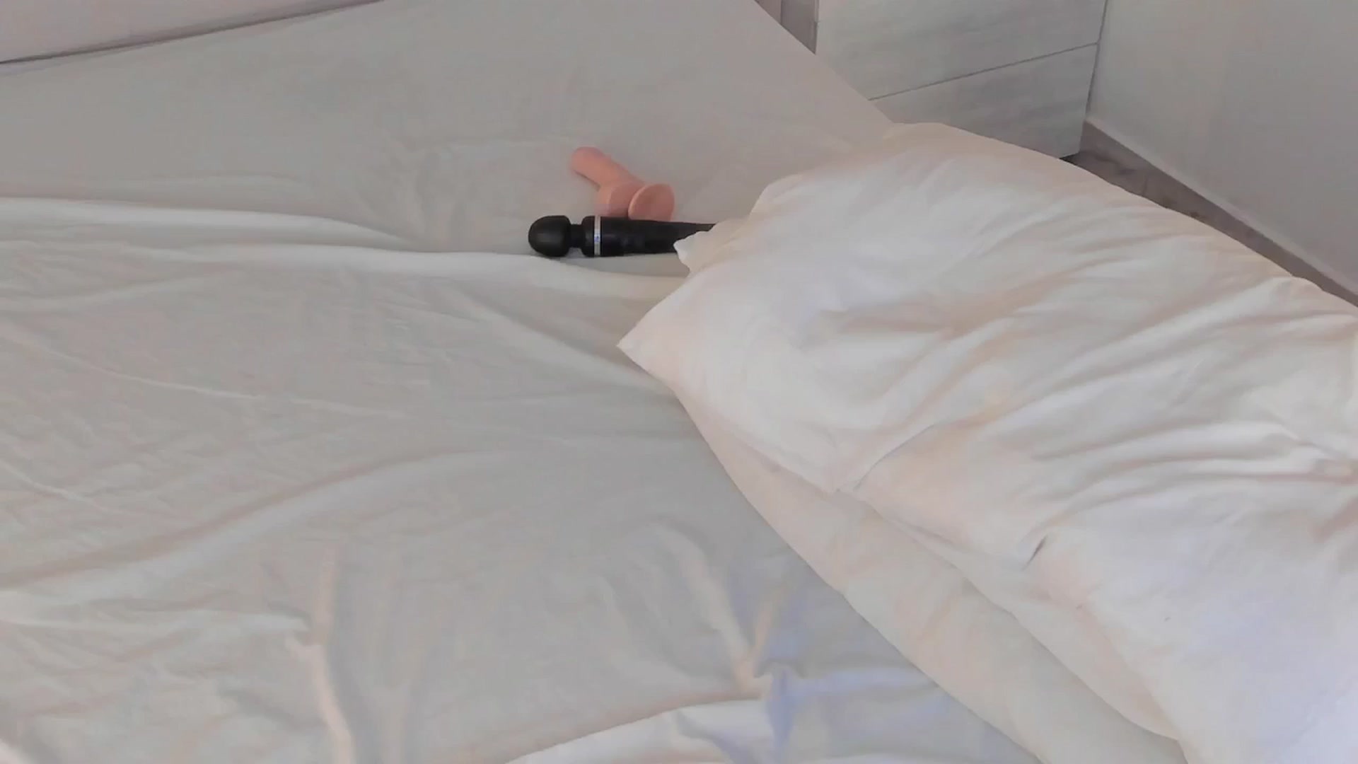 Gallery image thumbnail from valeriah_'s myfreecams stream on, 03/13/2026, 15:48 image 16 of 20