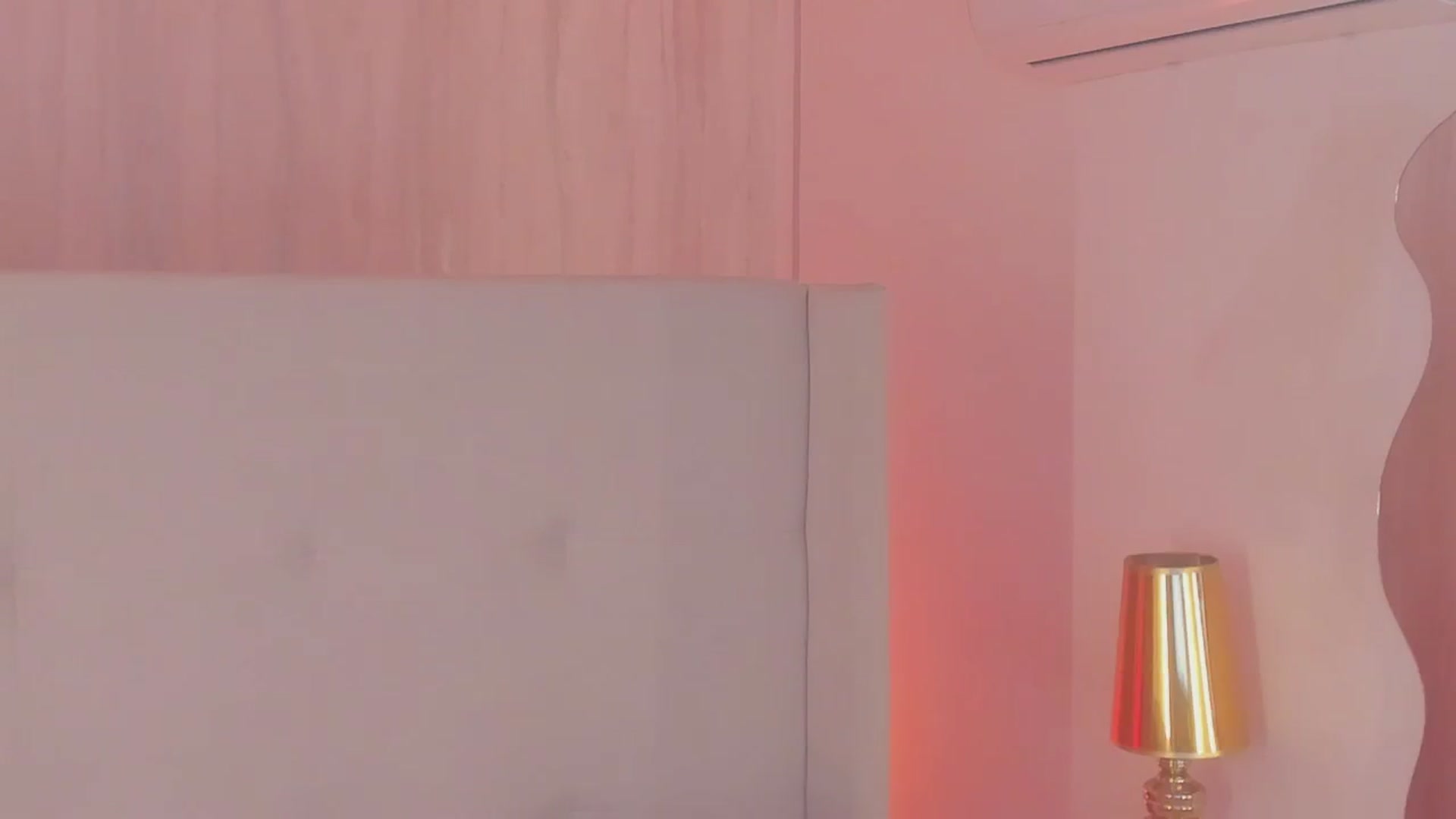 Gallery image thumbnail from valeriah_'s myfreecams stream on, 03/24/2026, 16:38 image 18 of 20