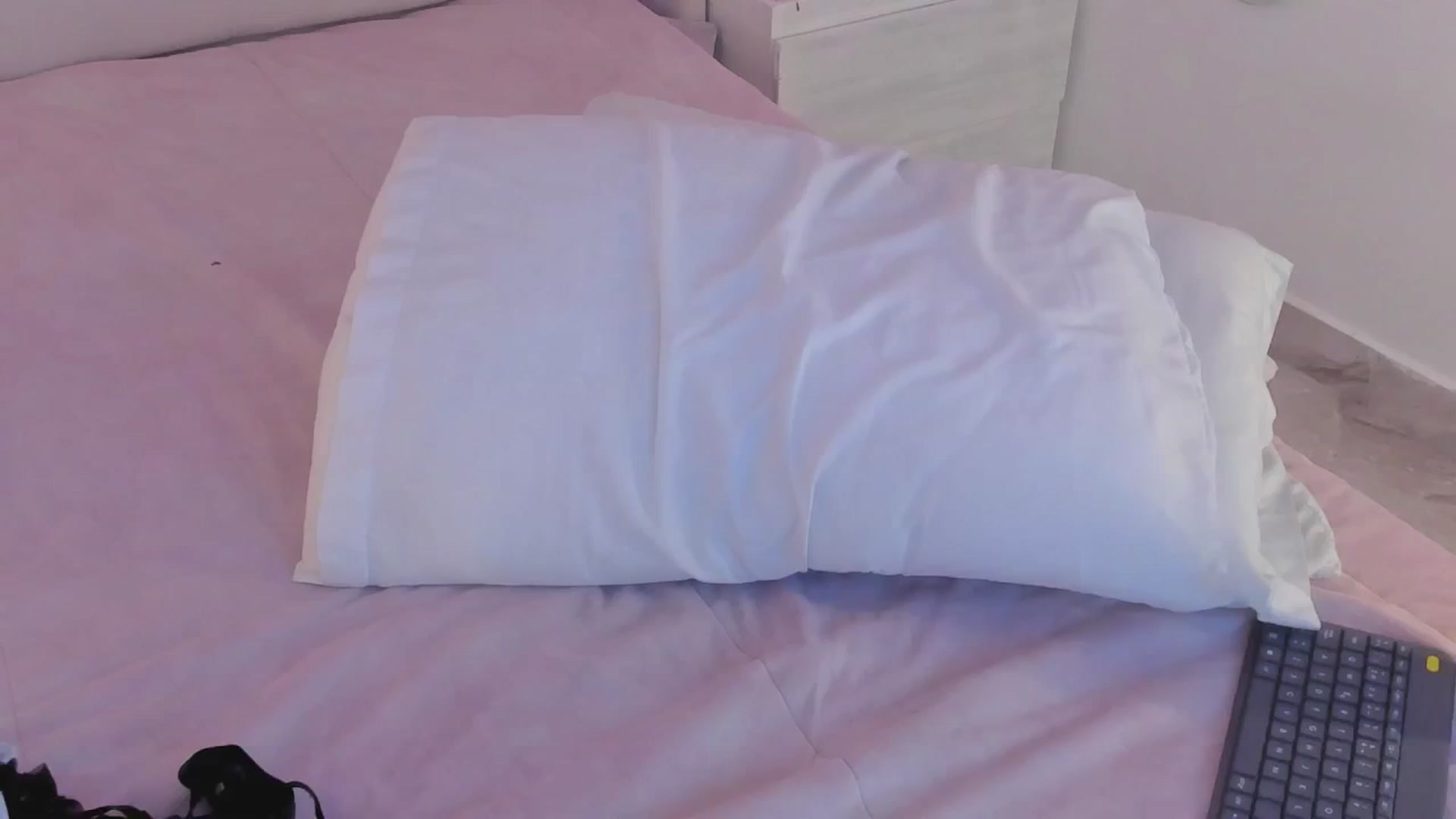 Gallery image thumbnail from valeriah_'s myfreecams stream on, 04/06/2026, 15:14 image 16 of 20
