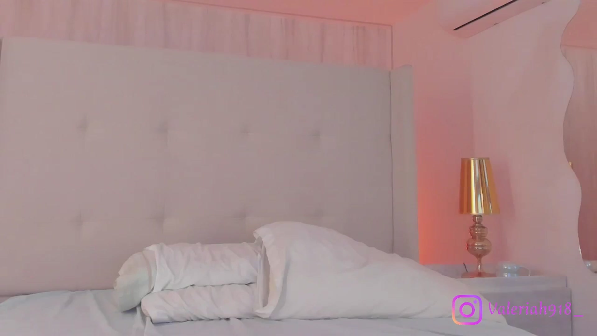 Gallery image thumbnail from valeriah_'s myfreecams stream on, 04/11/2026, 15:38 image 20 of 20