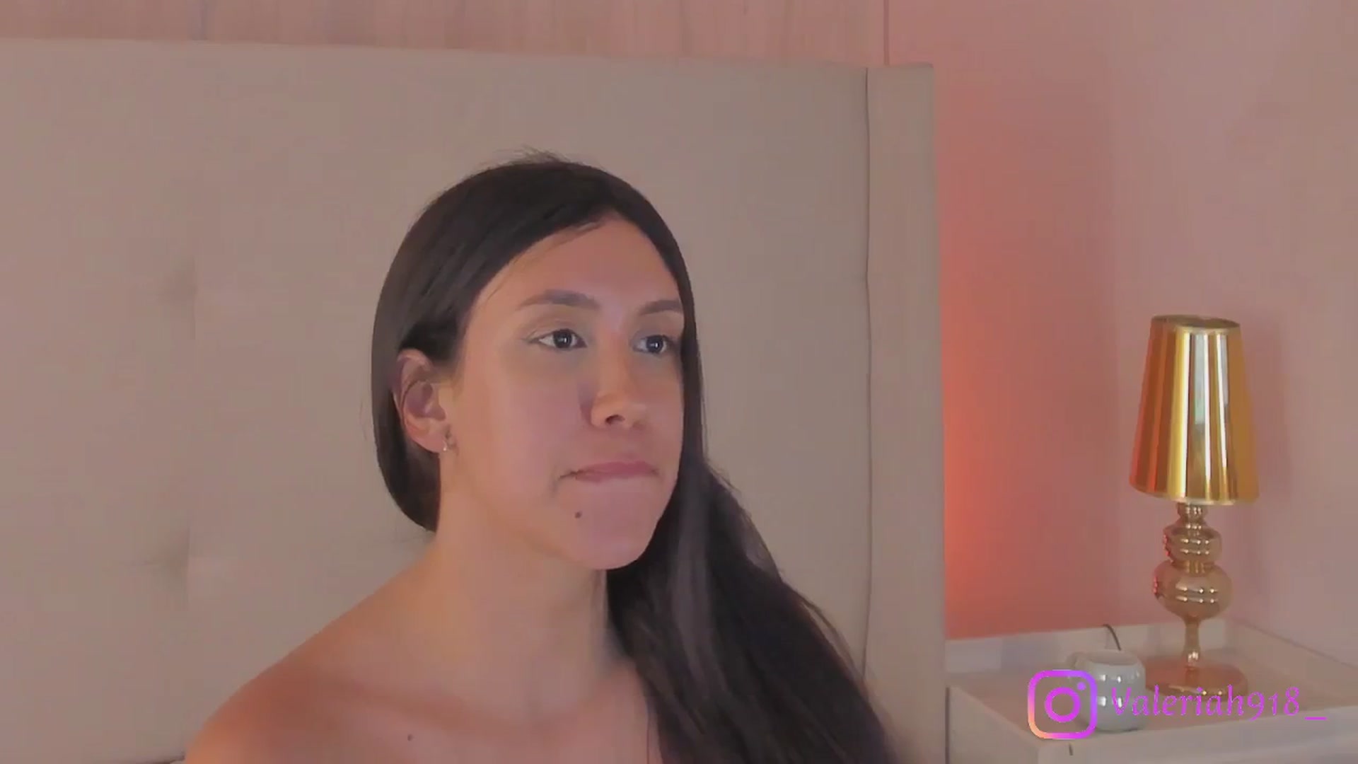 Gallery image thumbnail from valeriah_'s myfreecams stream on, 04/16/2026, 18:21 image 18 of 20