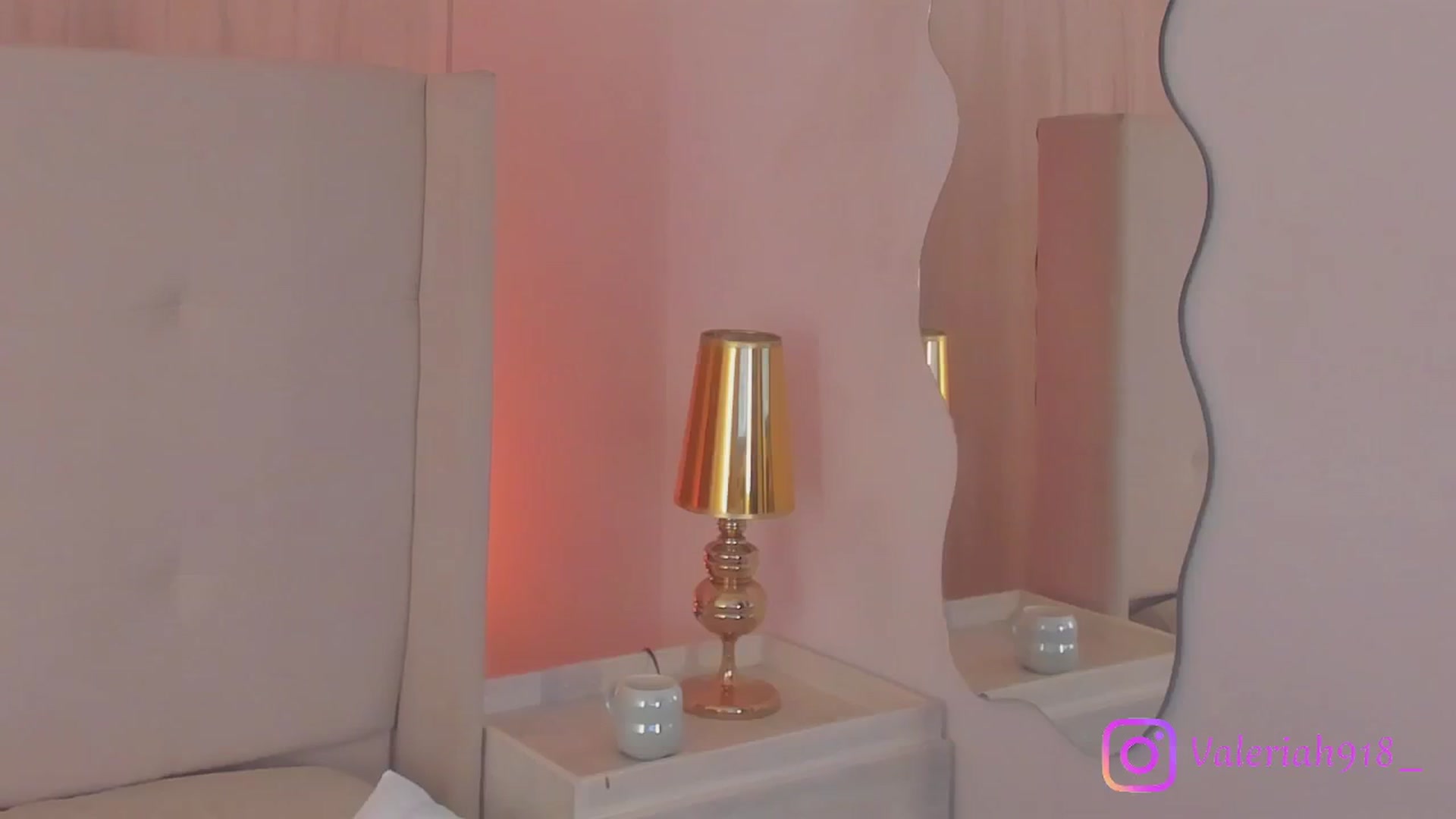 Gallery image thumbnail from valeriah_'s myfreecams stream on, 04/16/2026, 18:21 image 17 of 20