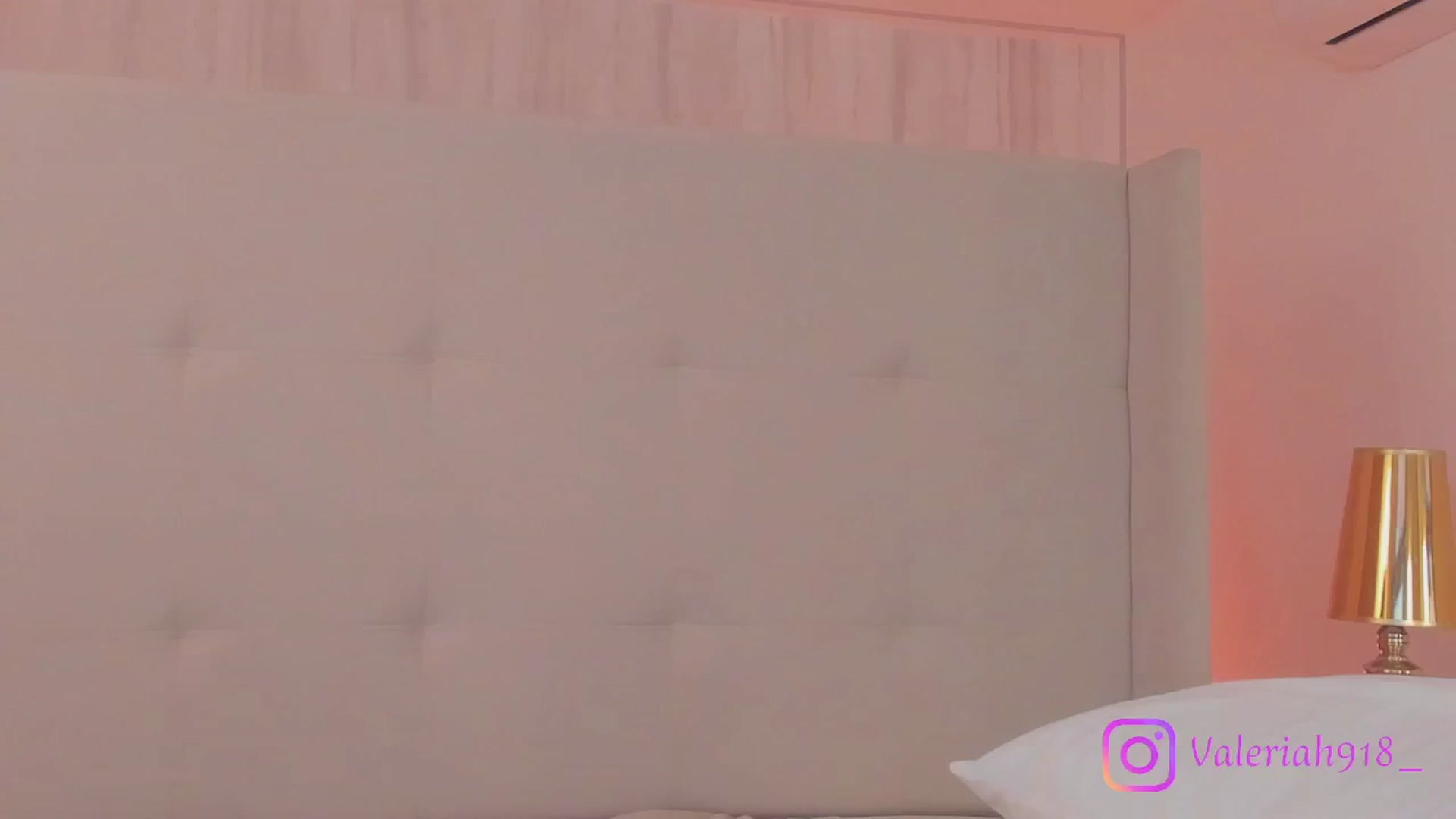 Gallery image thumbnail from valeriah_'s myfreecams stream on, 04/21/2026, 15:36 image 4 of 20