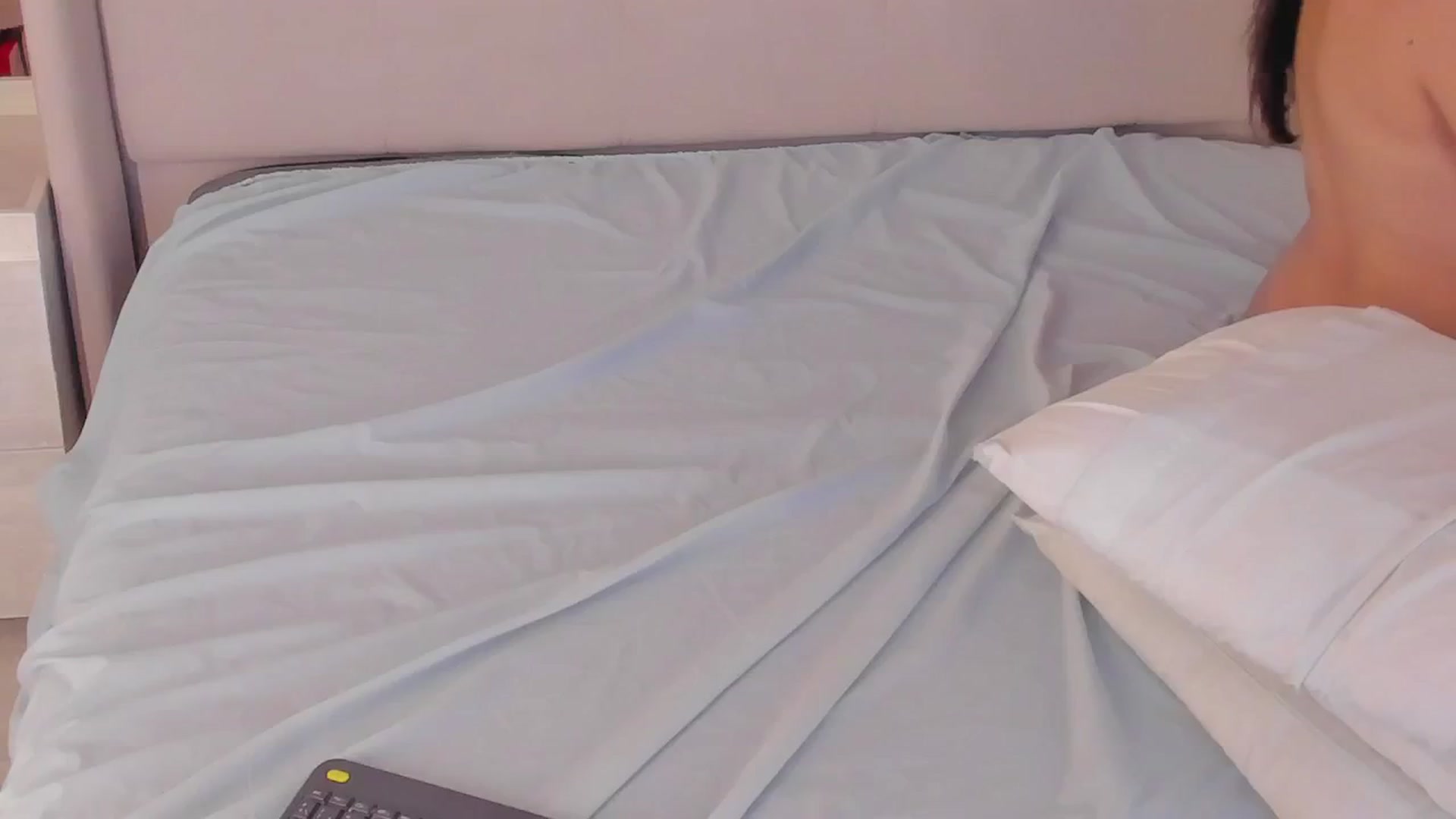 Gallery image thumbnail from valeriah_'s myfreecams stream on, 04/30/2026, 18:00 image 9 of 20