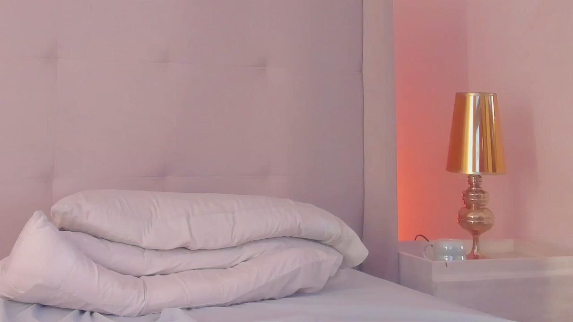 Gallery image thumbnail from valeriah_'s myfreecams stream on, 04/30/2026, 18:00 image 17 of 20